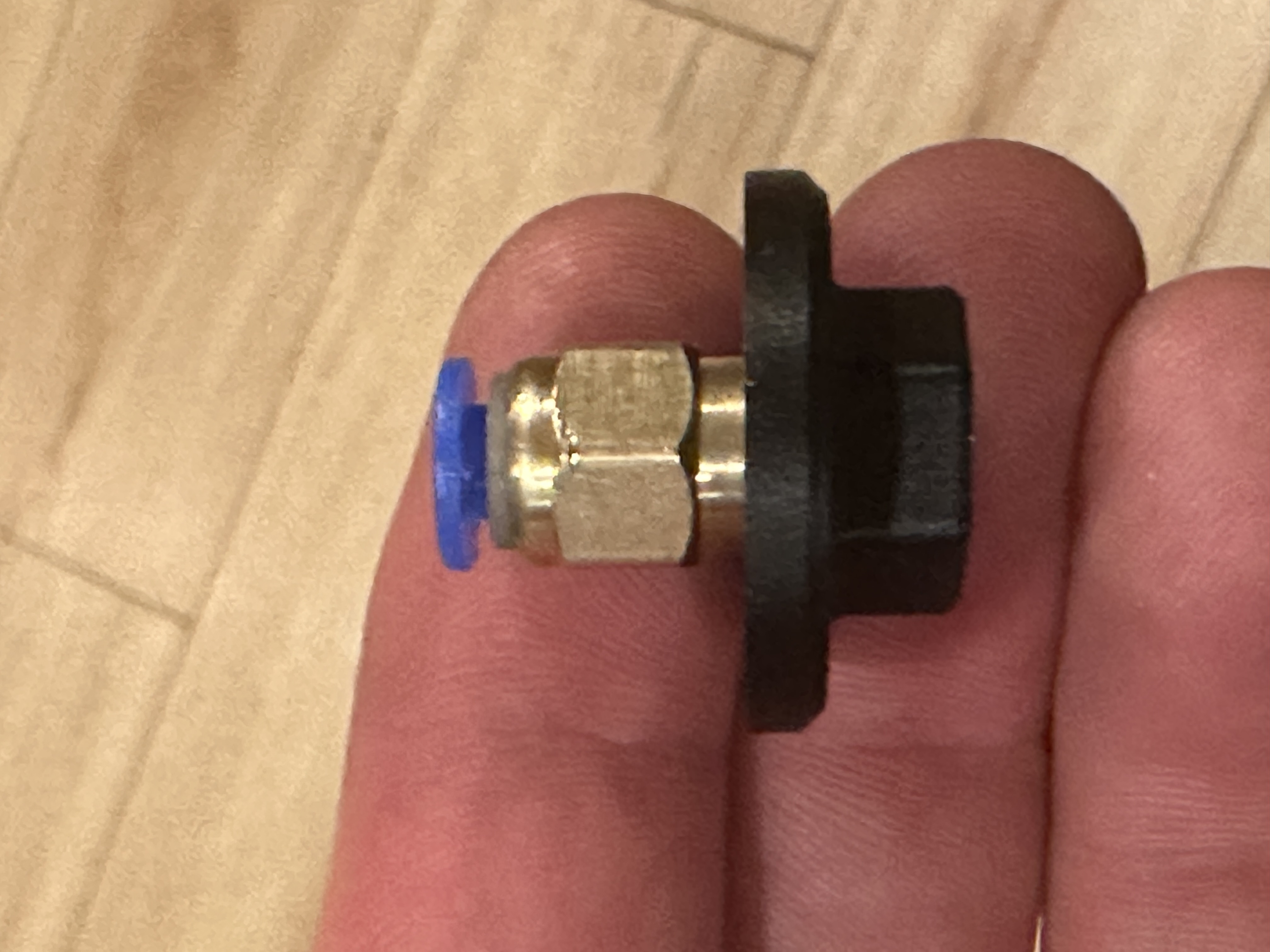 Drybox Flange (for PC4-M6 feeder with knurled screw-on cap)
