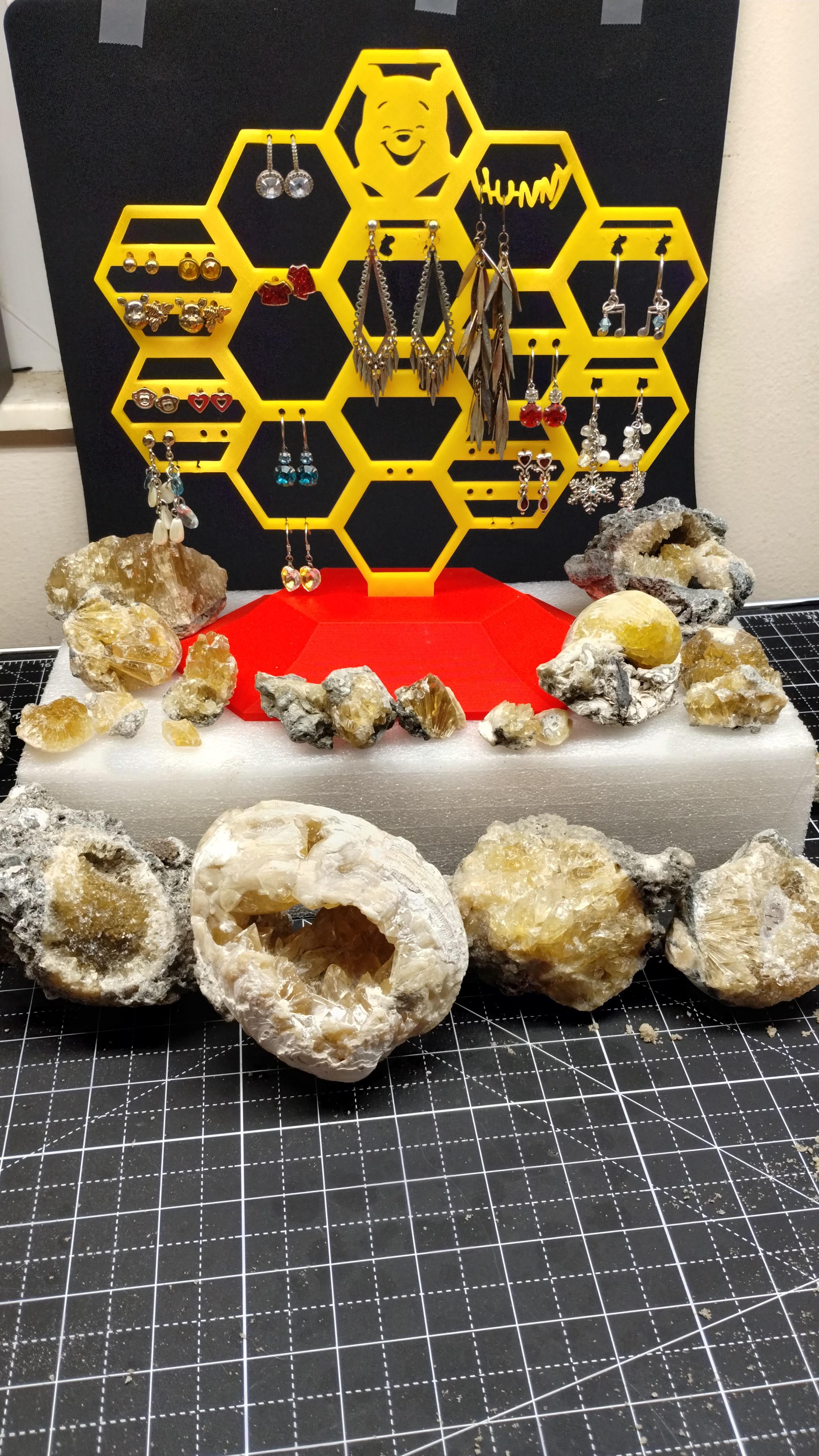 HunnyBear Earring Stand!