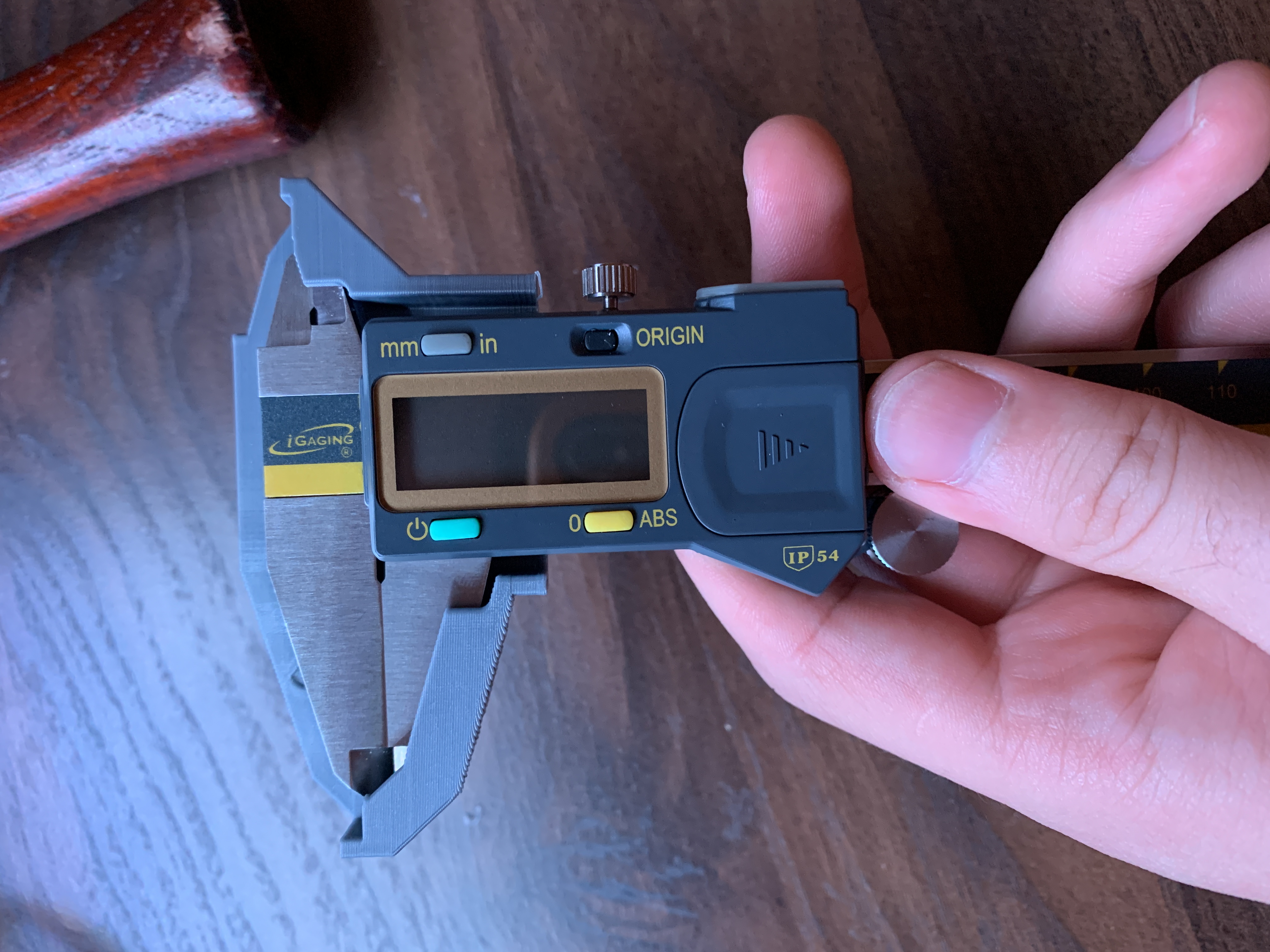 Miniatura 4 do modelo 3D Caliper Mount