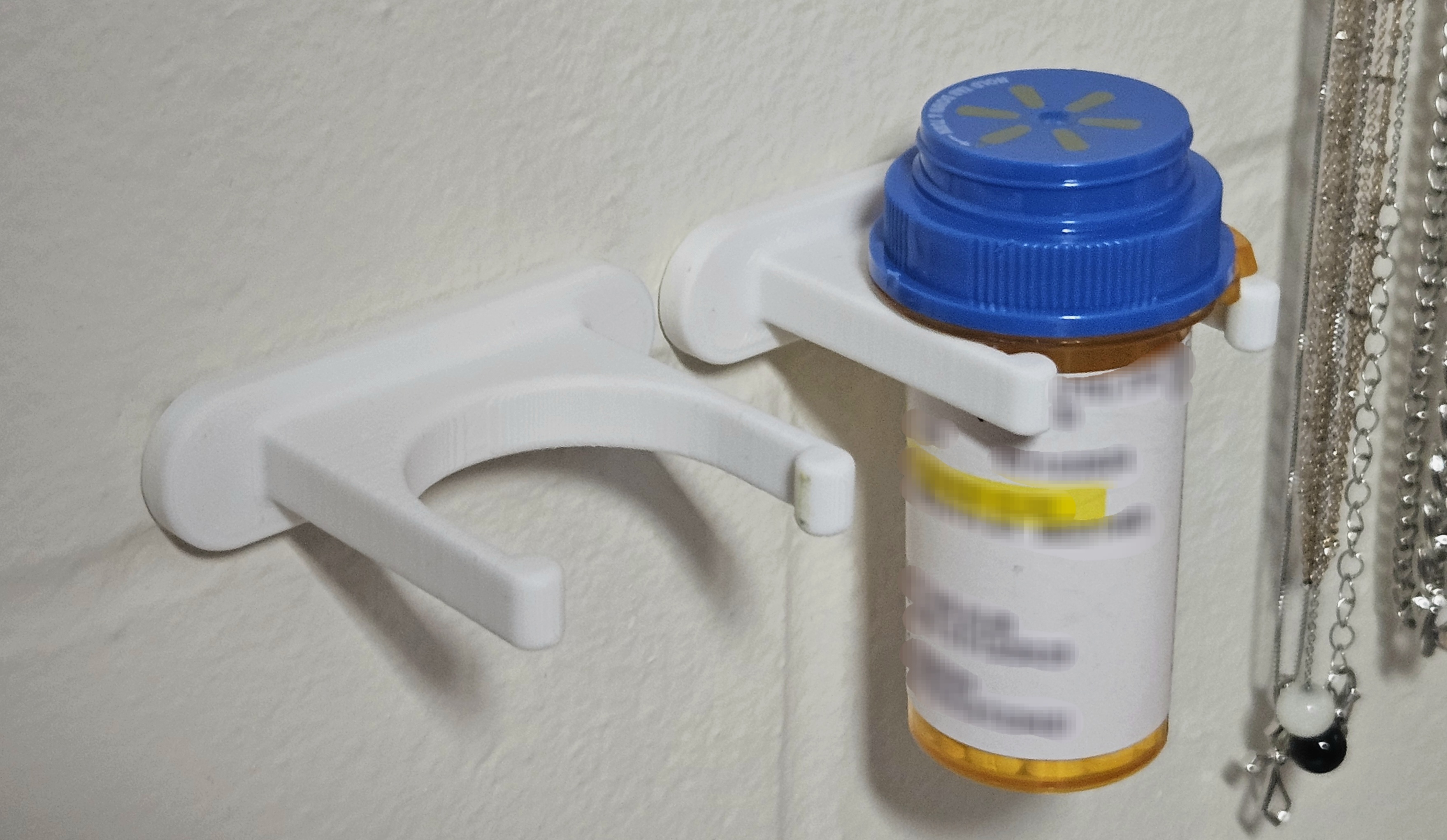 Pill Bottle Holder by Discronic Download free STL model