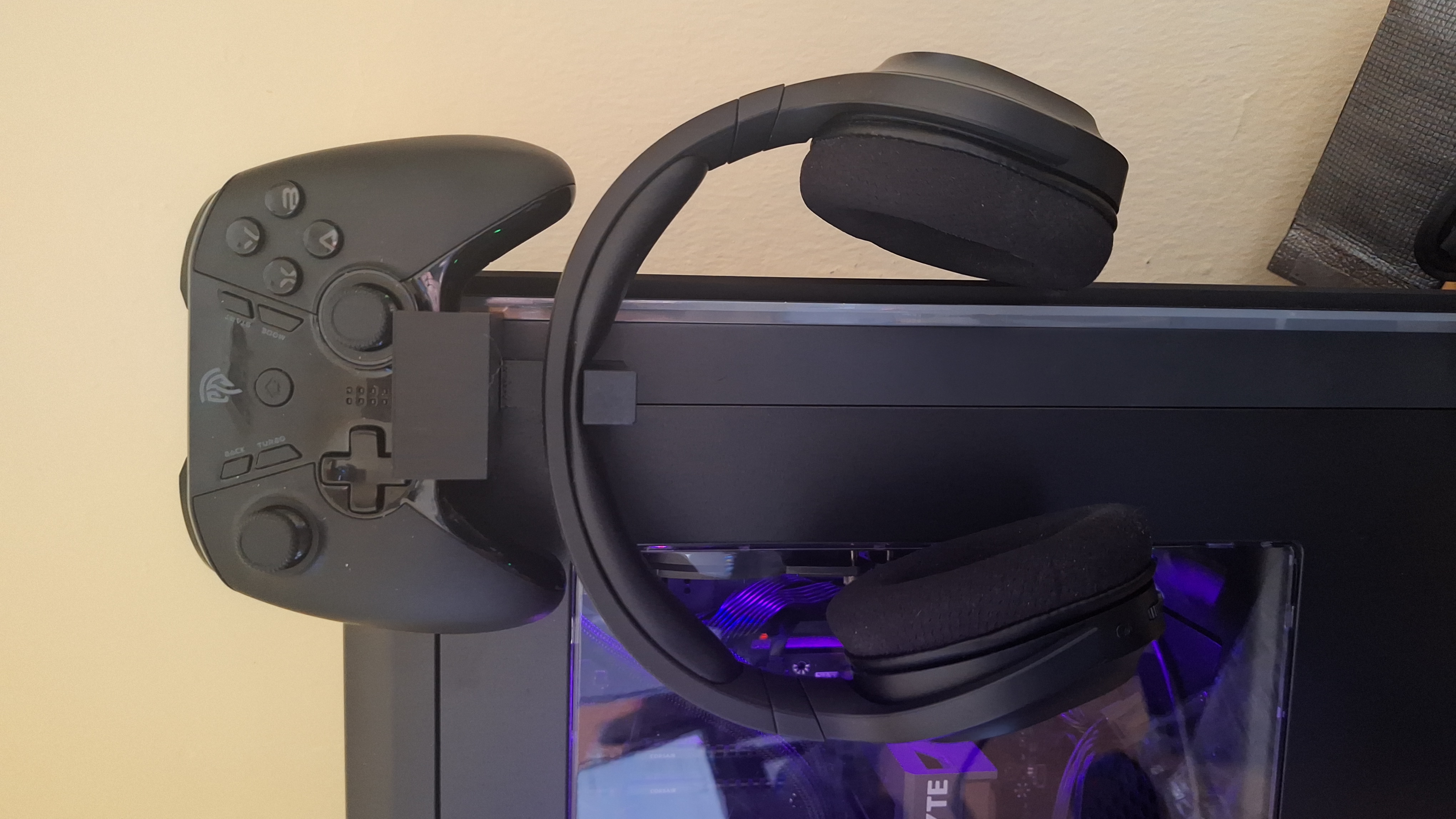 Headphone and controller stand