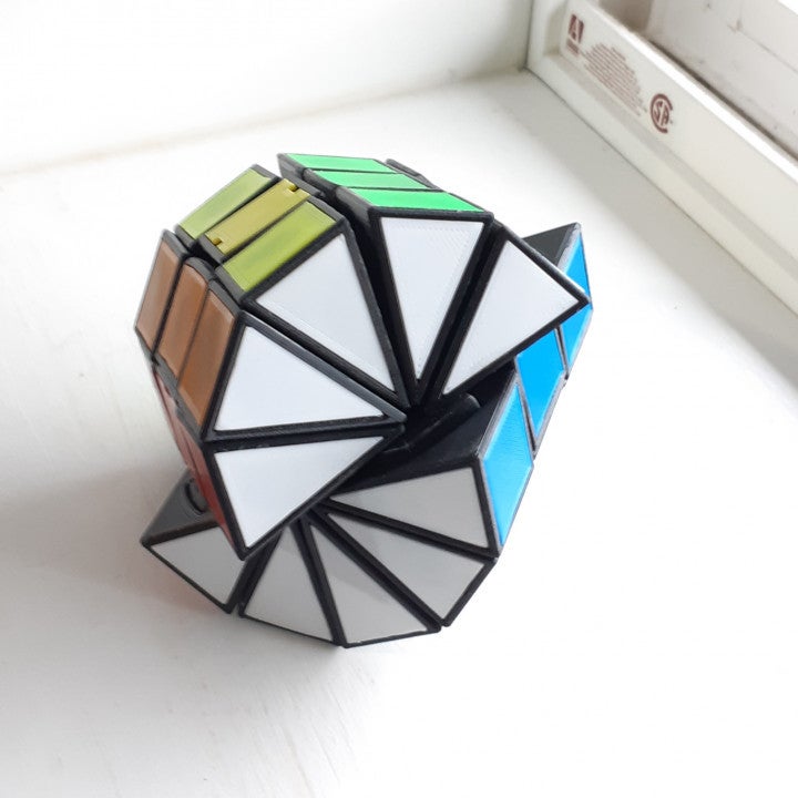 Decagonal prism twisty puzzle