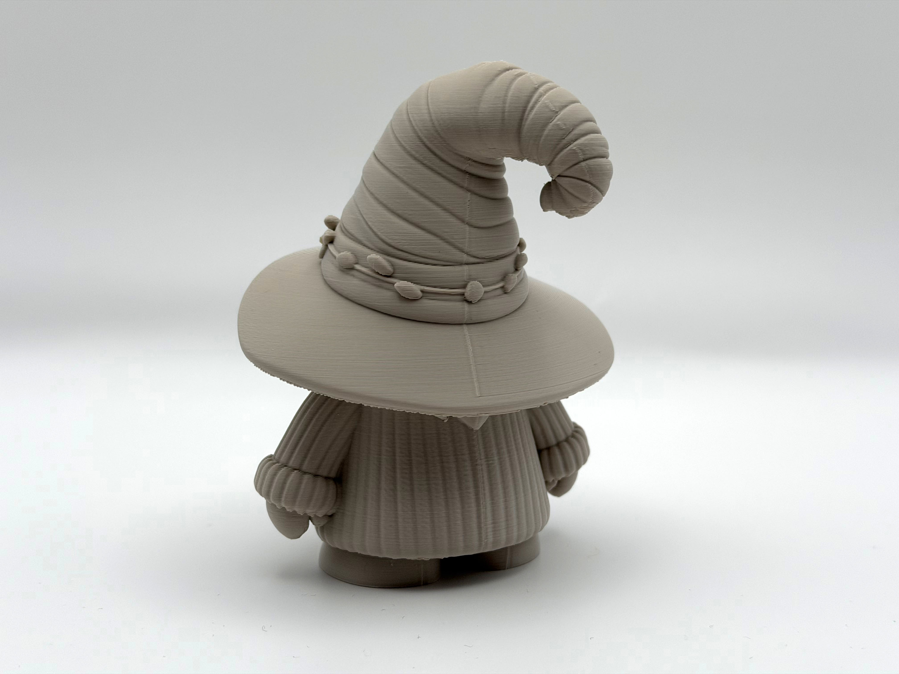 Miniatura 5 do modelo 3D Cute Wizard Gnome