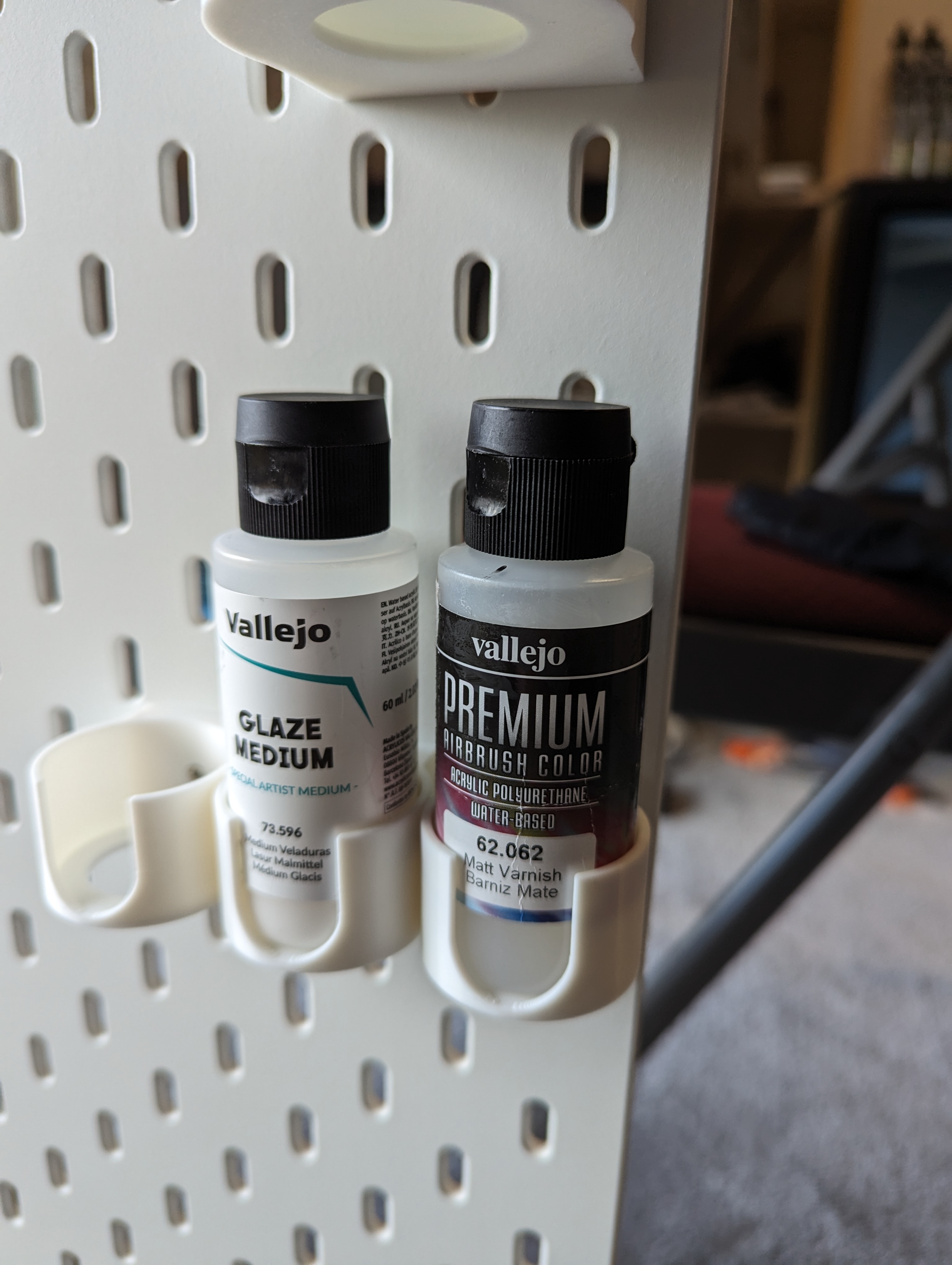 Skadis pegboard bottle holder (t-nut mounting; 37mm, 45mm, 50mm, 58mm bottle sizes)