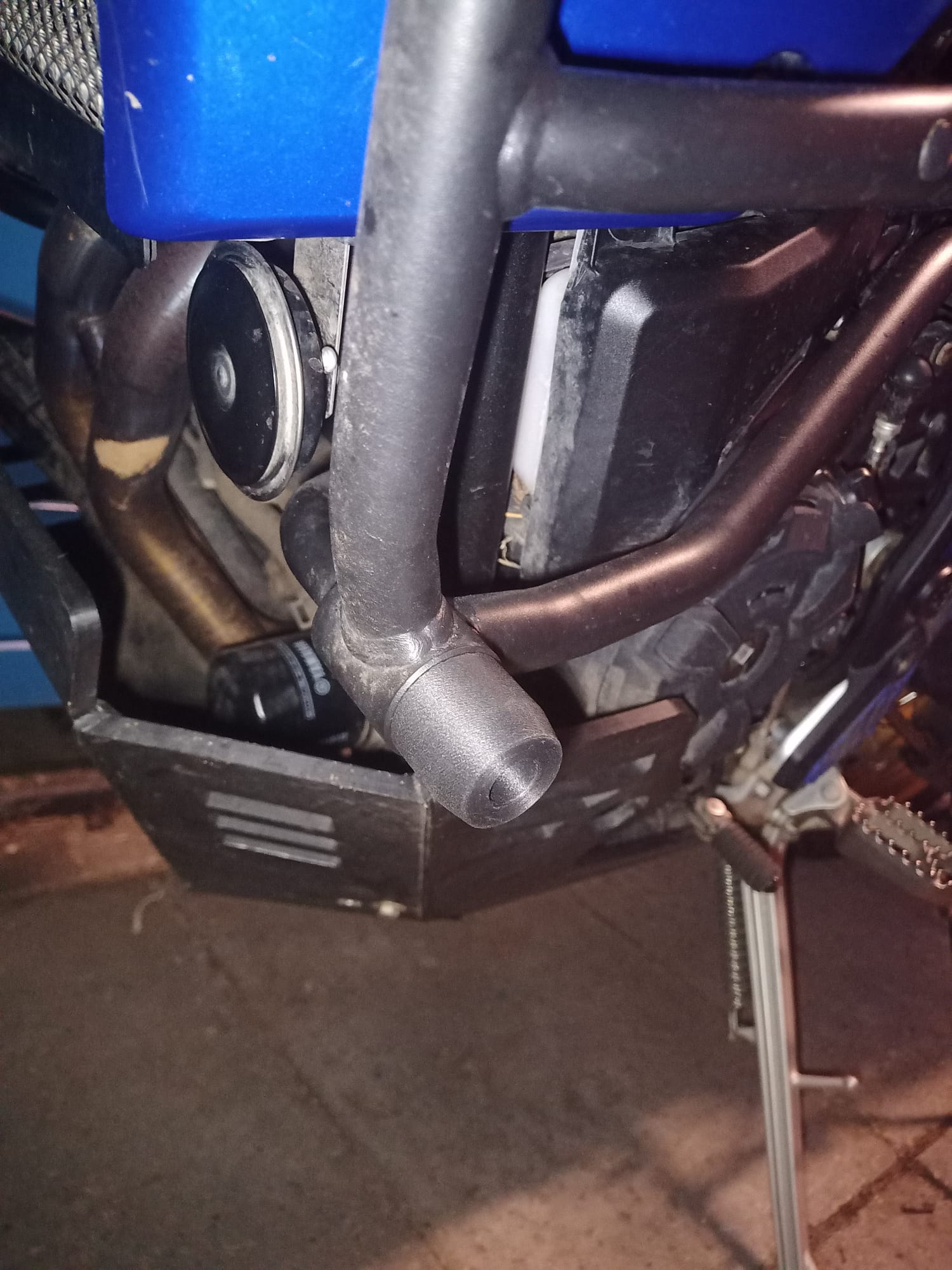 Tenere 700 (factory) crash bar sliders