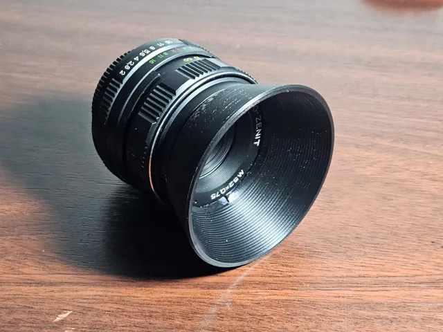 Universal snap-on ø52mm lenshood