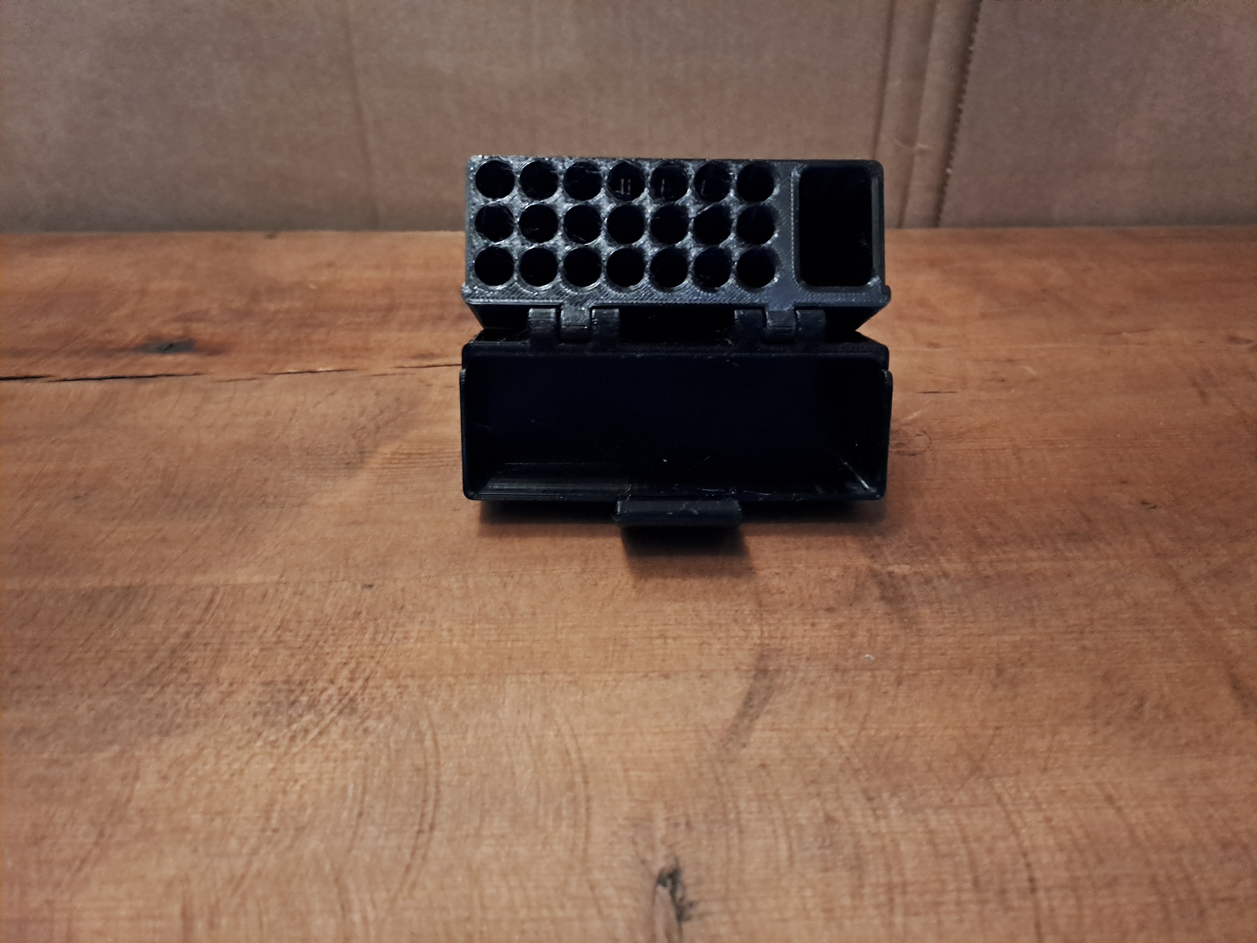 Miniatura 2 do modelo 3D cigarette box