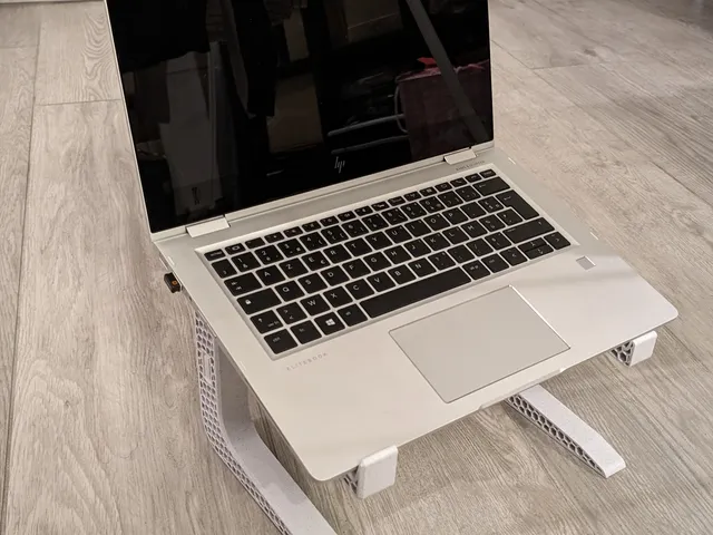 Laptop stand