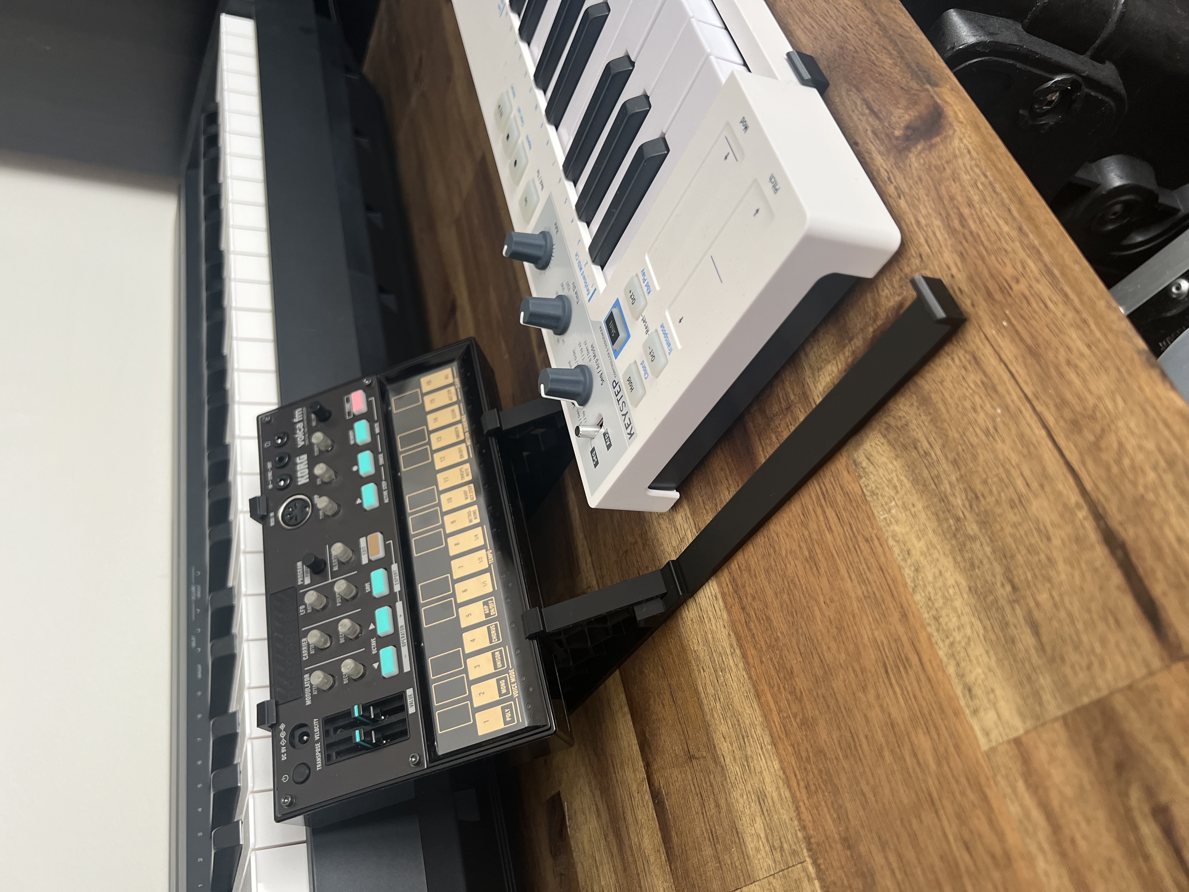 Korg Volca Honeycomb Stands Arturia Keystep Attachment Legs