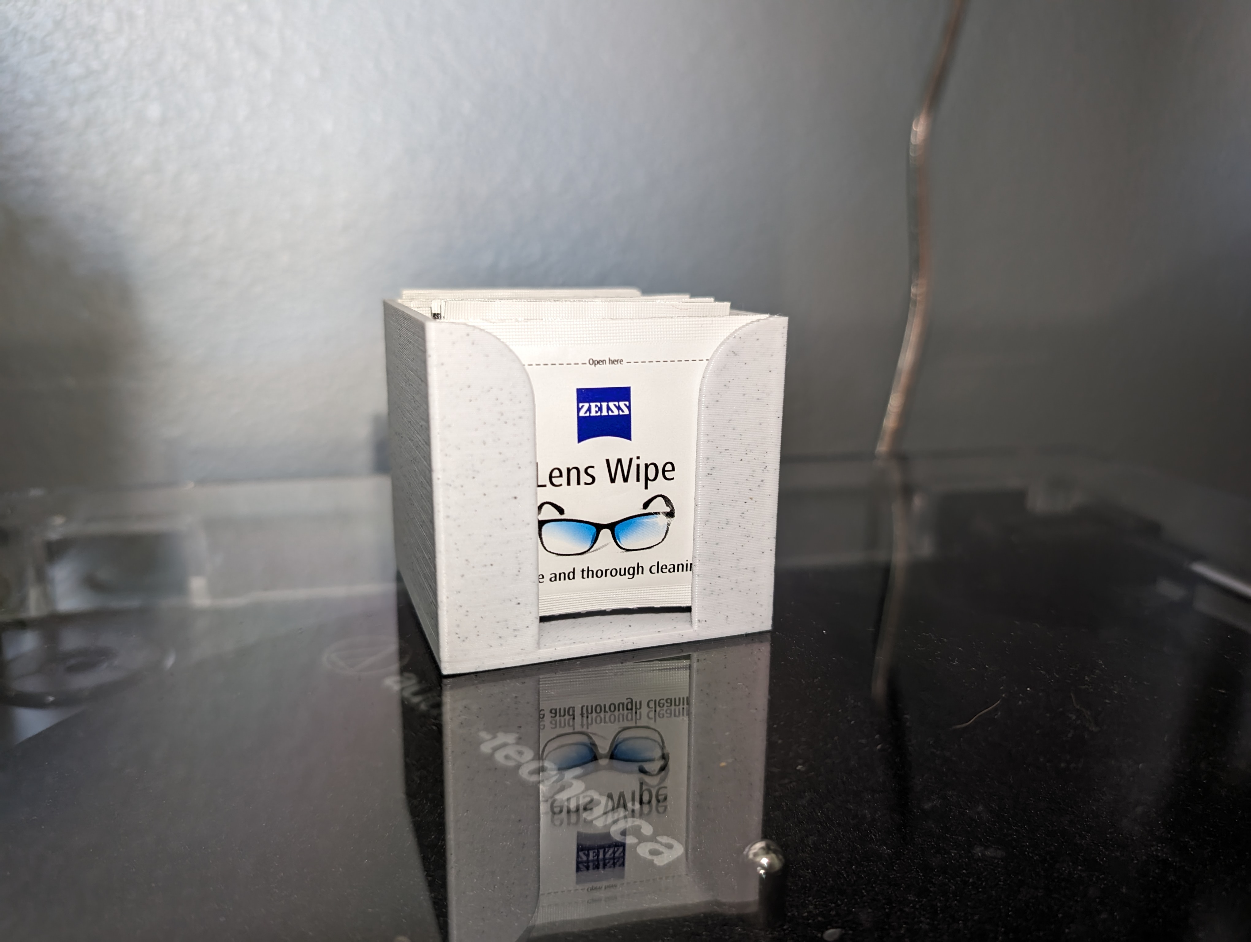 Lens Wipe Holder by Jacob Figgins Download free STL model