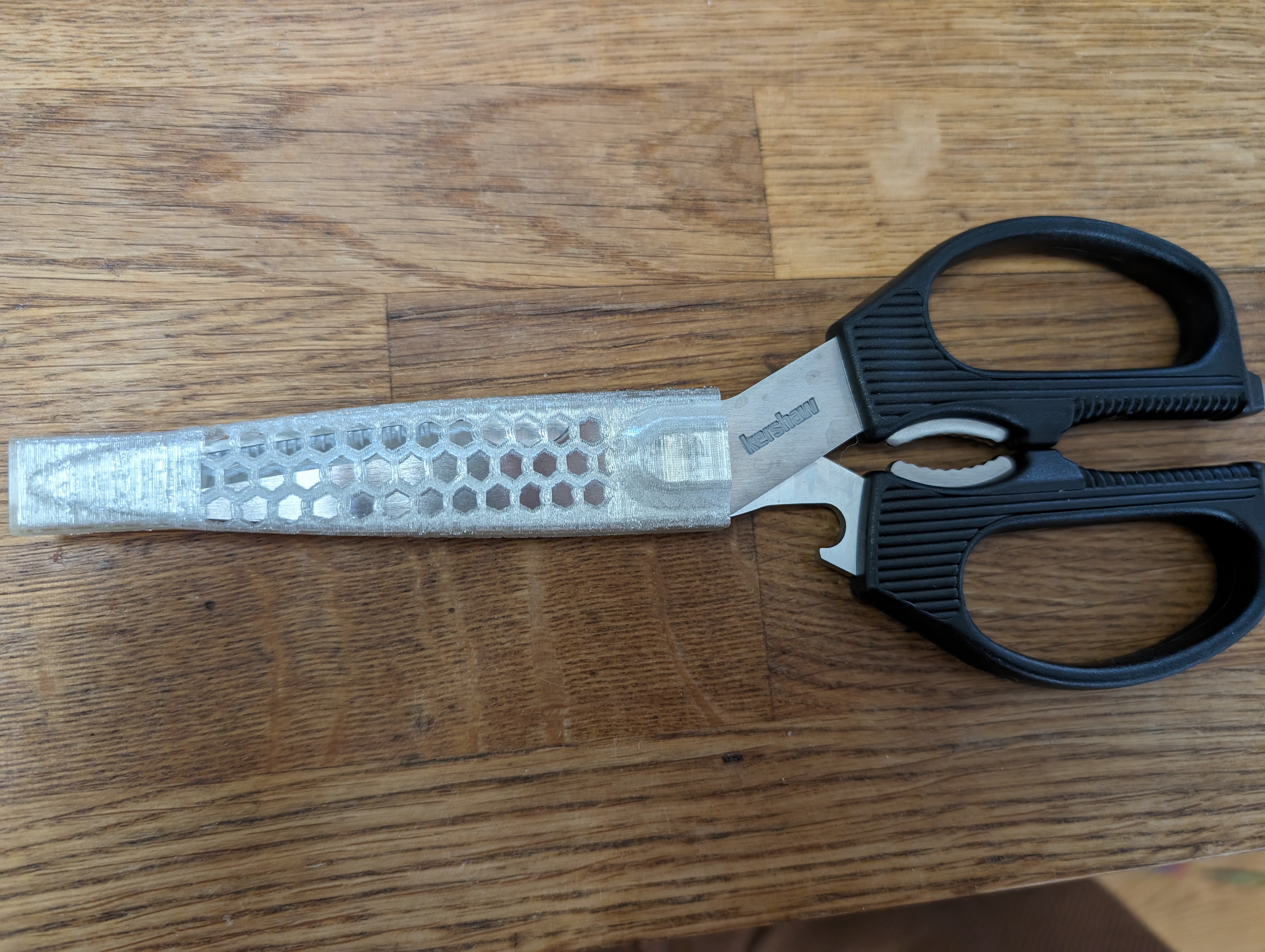 Blade Protector w/ hexagonsfor Shun/Kershar/Kai Pro Kitchen Shears