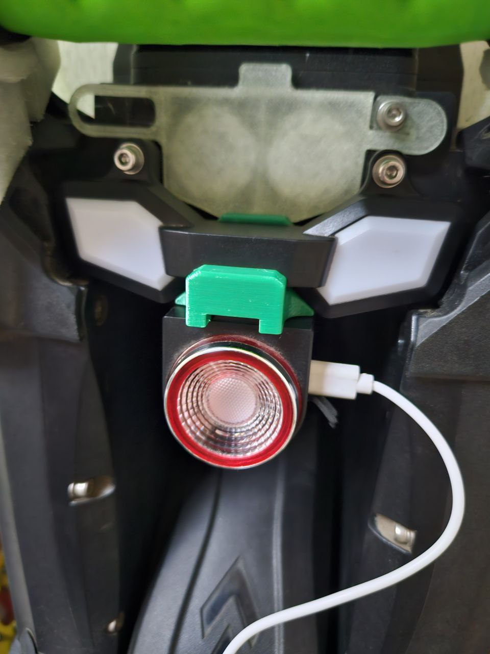 Veteran Lynx / Sherman L / Oryx Tail Light Adapter
