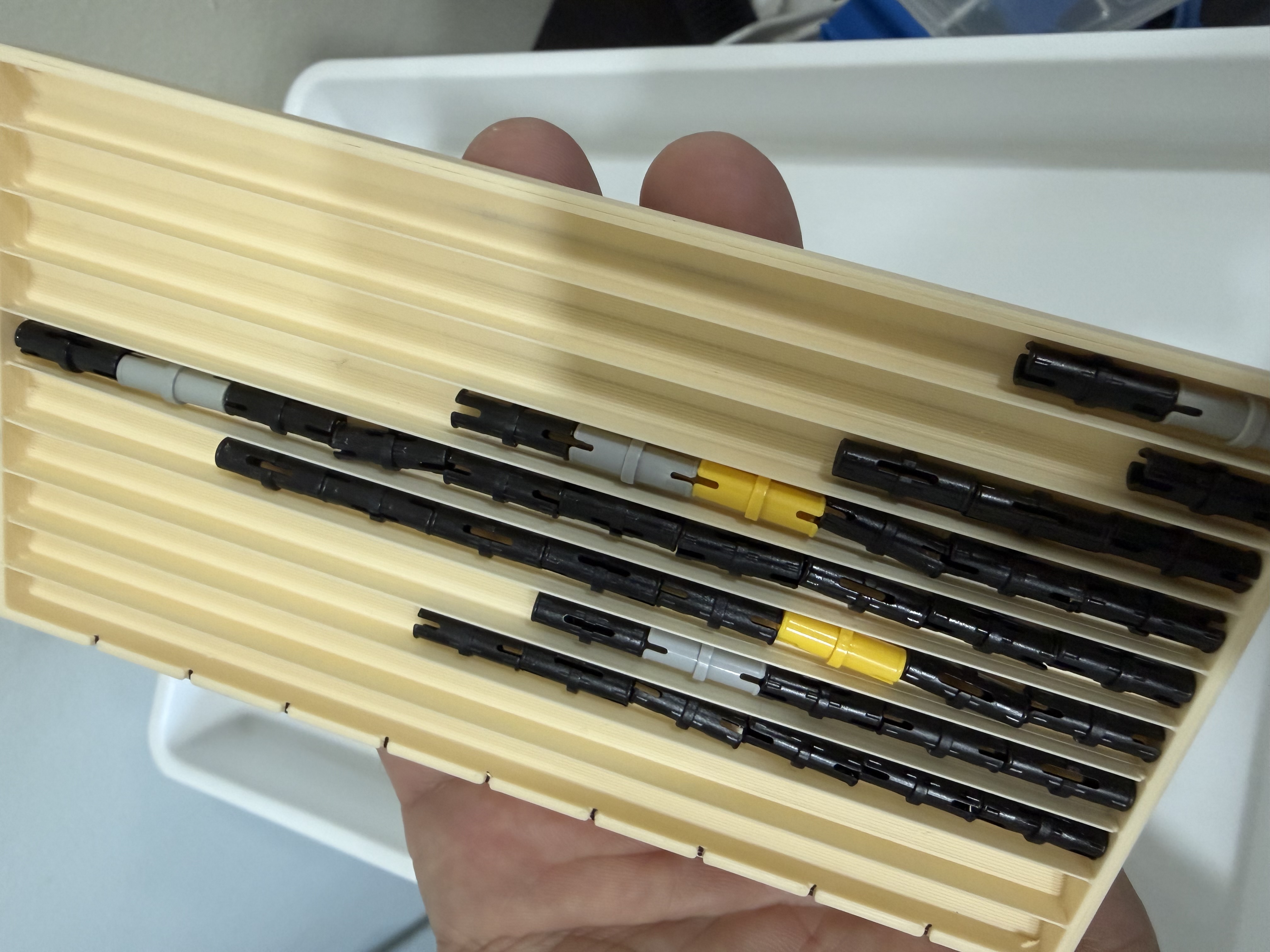 LEGO Pin sorter — thumbnail 4