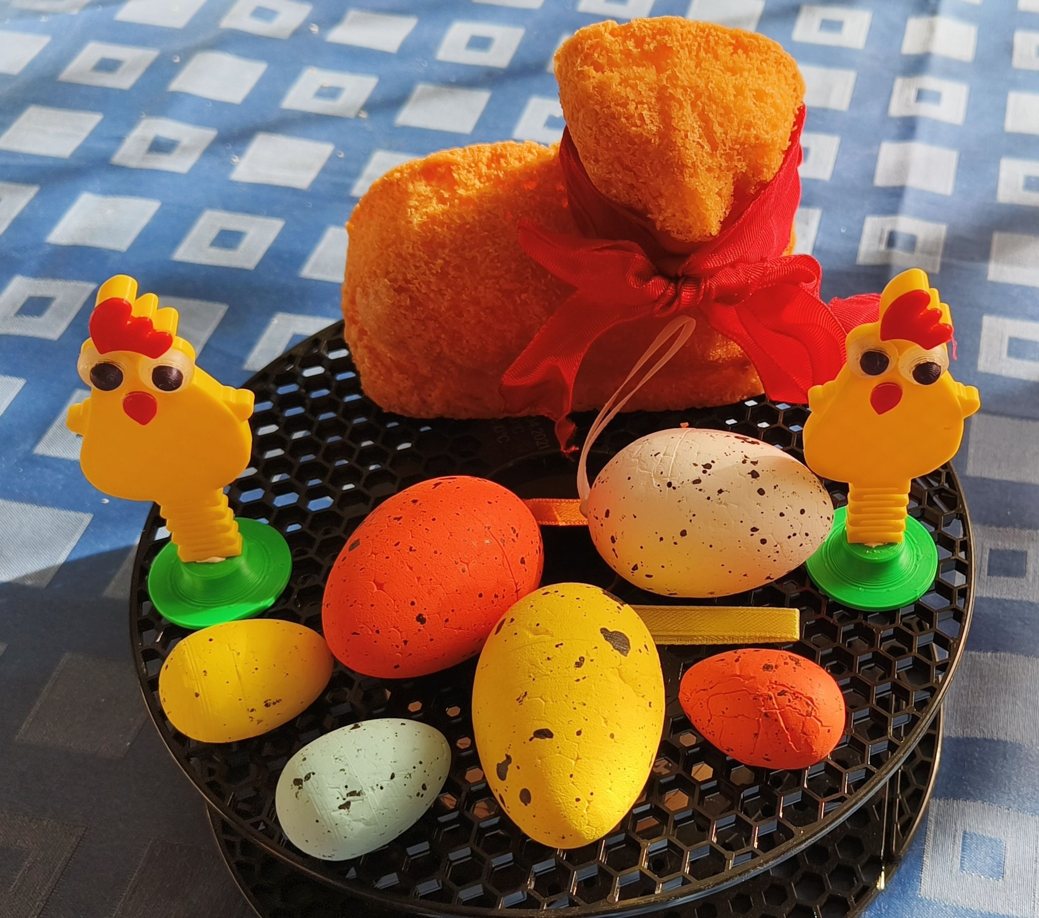 Chickens on Spool 3D model