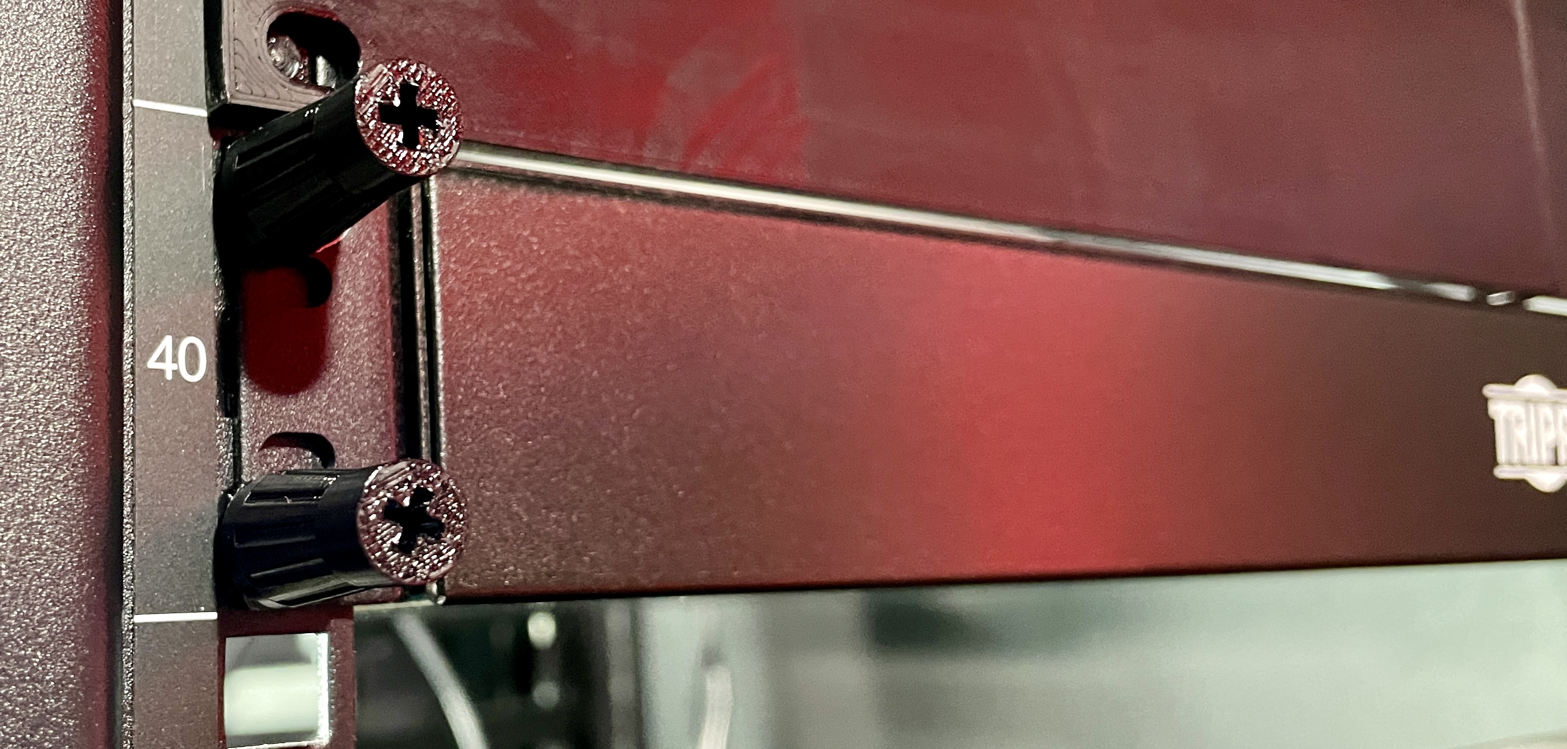 Server Rack 1U and 2U Mounts (Screw and Cage Nut Replacement) por ...
