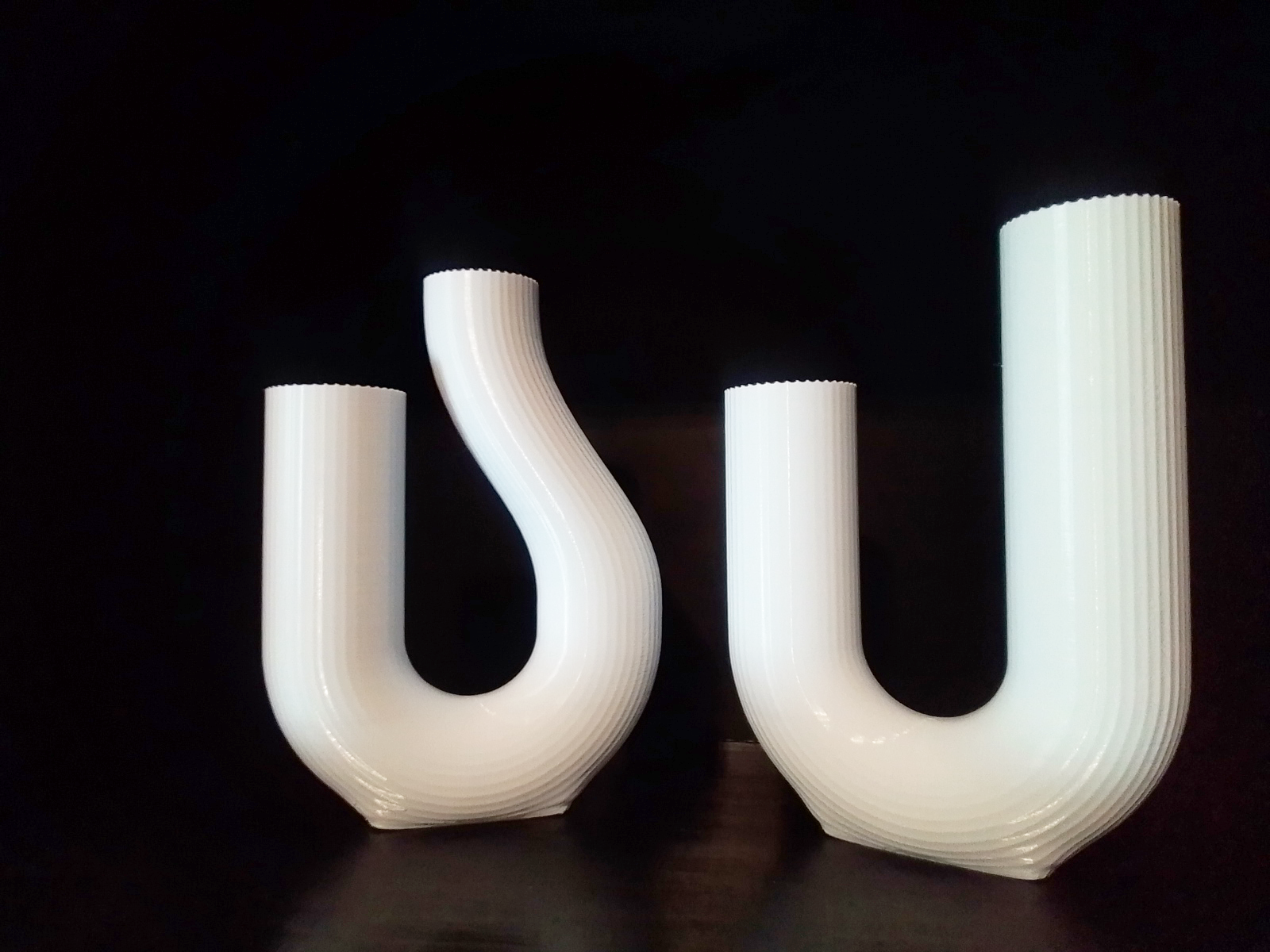 Miniatura 2 do modelo 3D Modern Wavy Vase