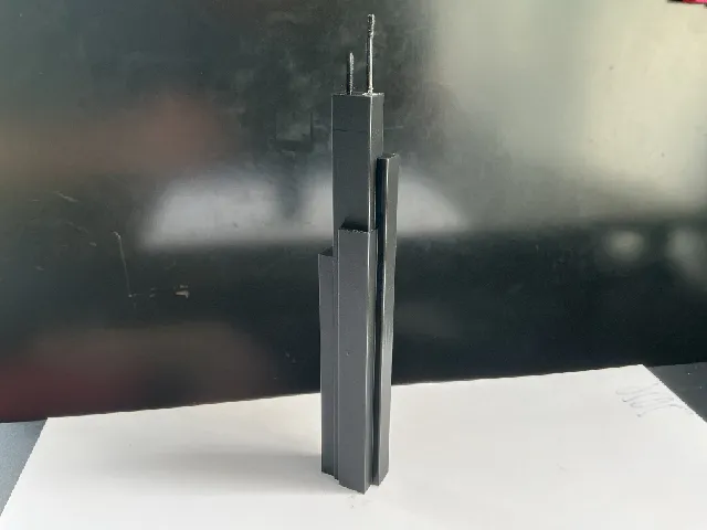 Simple display skyscraper