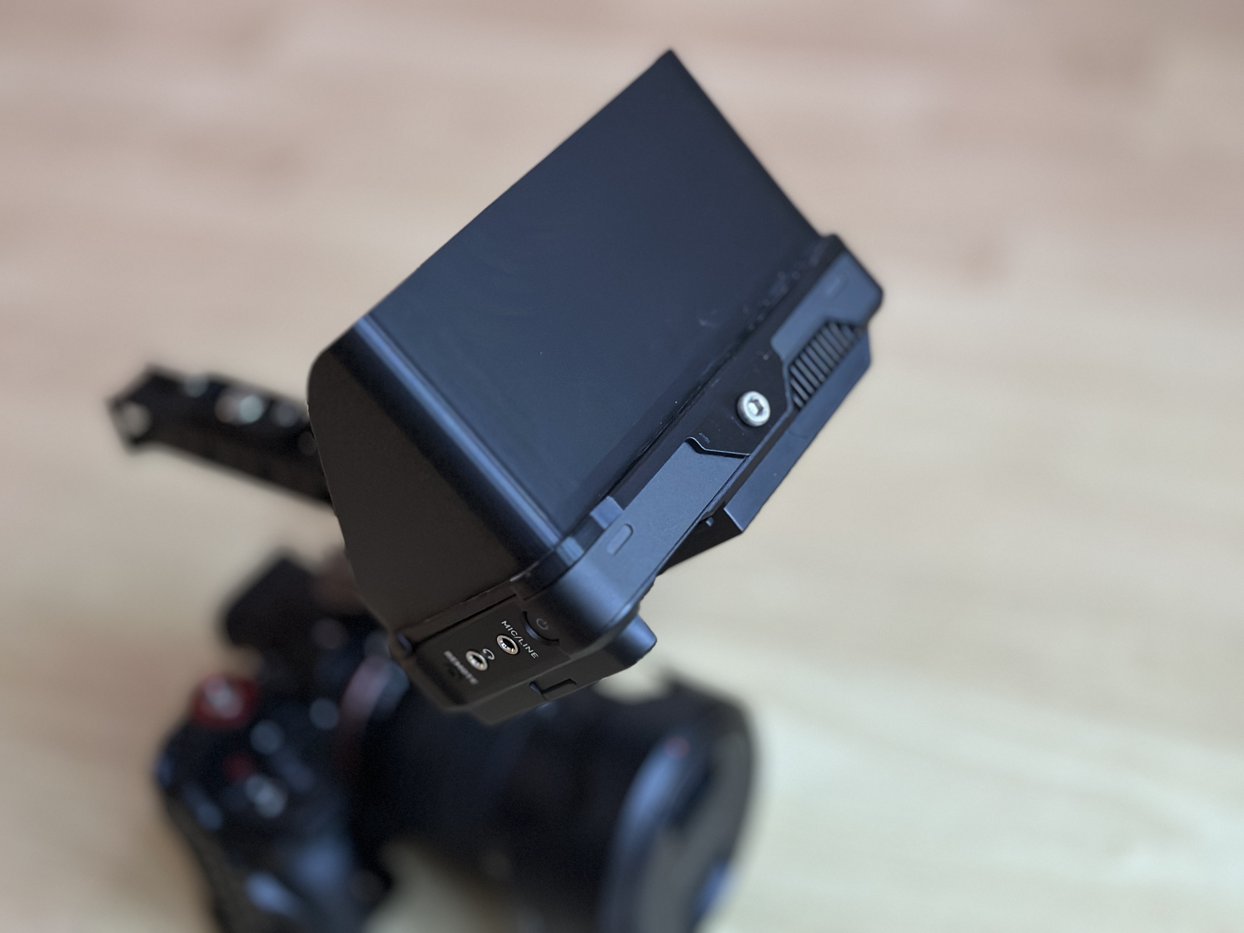 Atomos Ninja / Shinobi V - Sunhood / without support!