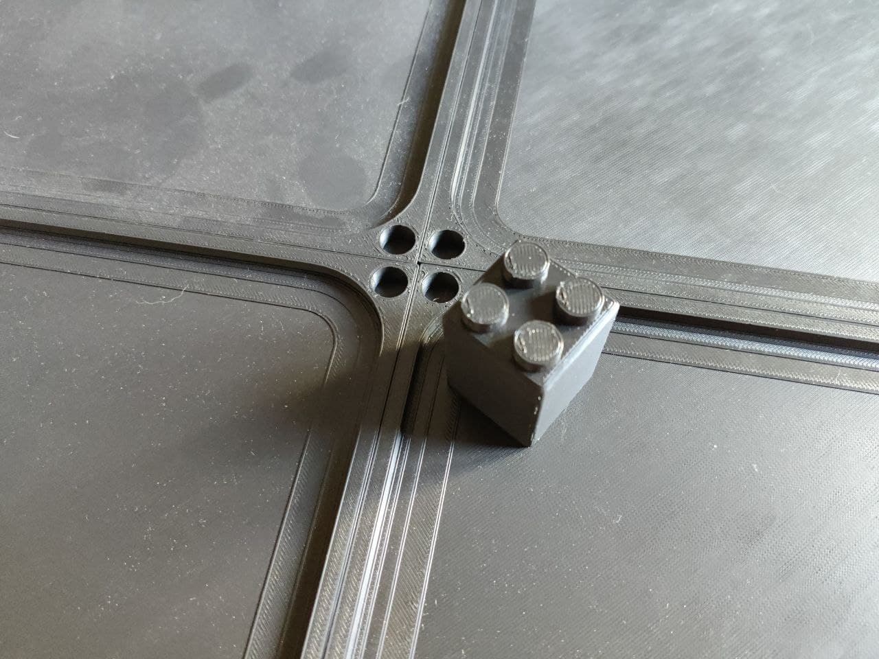 Miniatura 2 do modelo 3D Fully Modular Tabletop Base