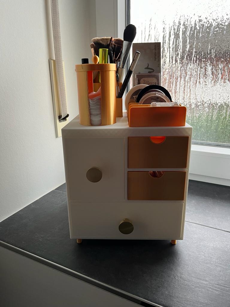 Miniatura 2 do modelo 3D Make-up box
