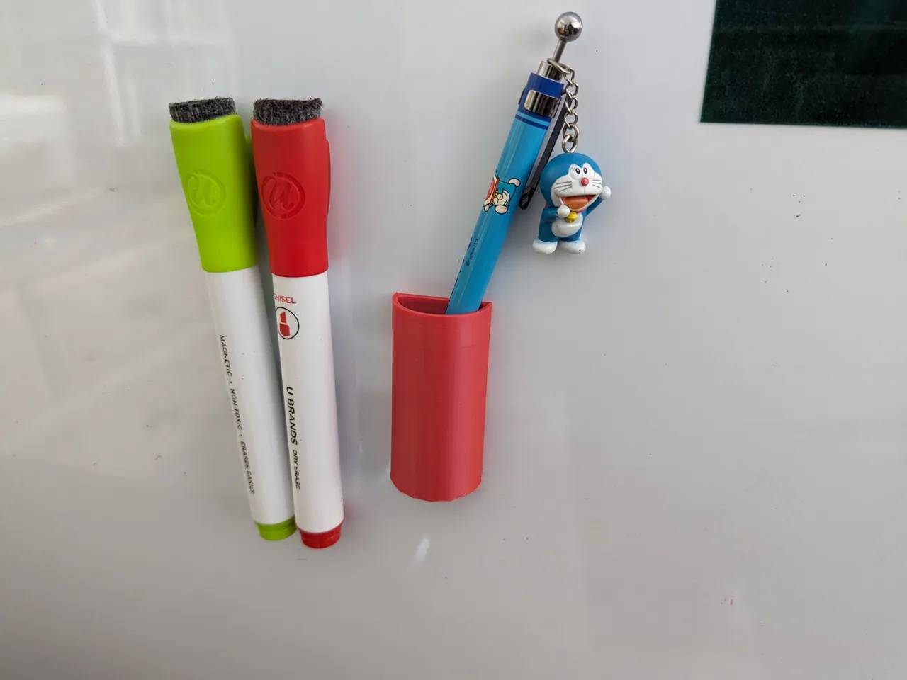 Magnetic pen holder by Julius3E8