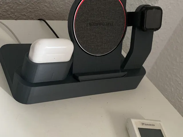 Apple Stand Charger (Iphone 11 Pro, Airpods Pro case, Apple Watch)