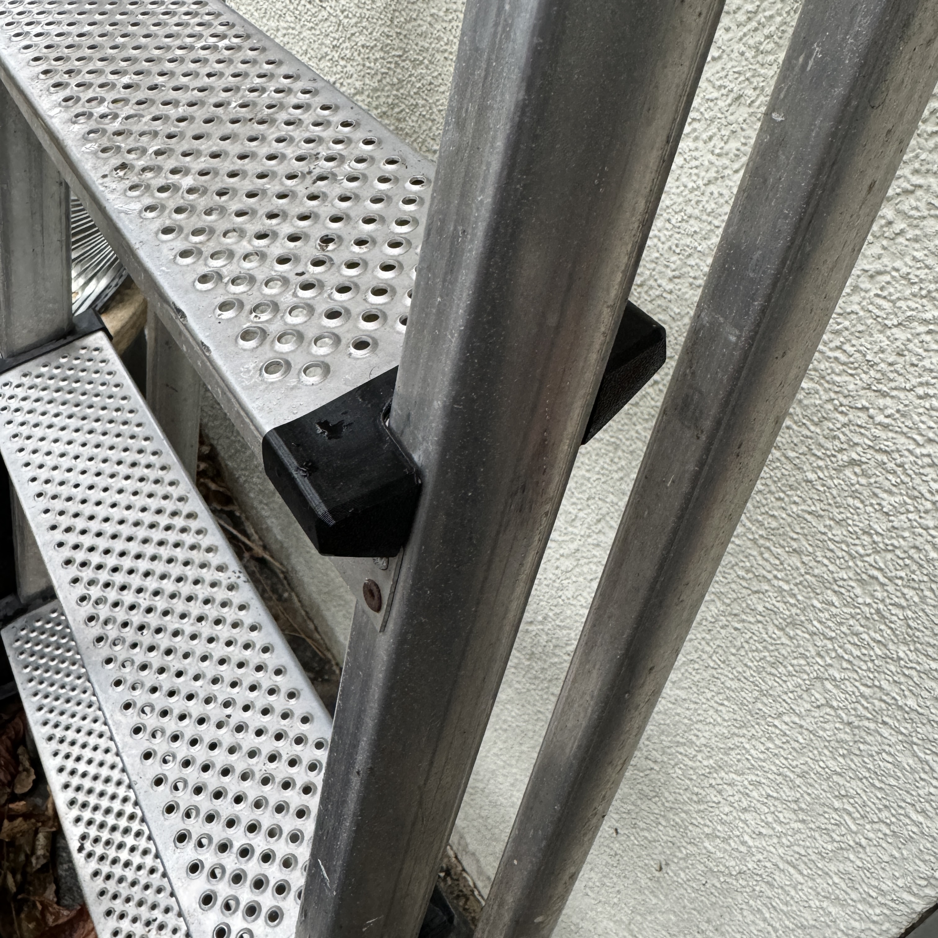 End cap for household ladder steps