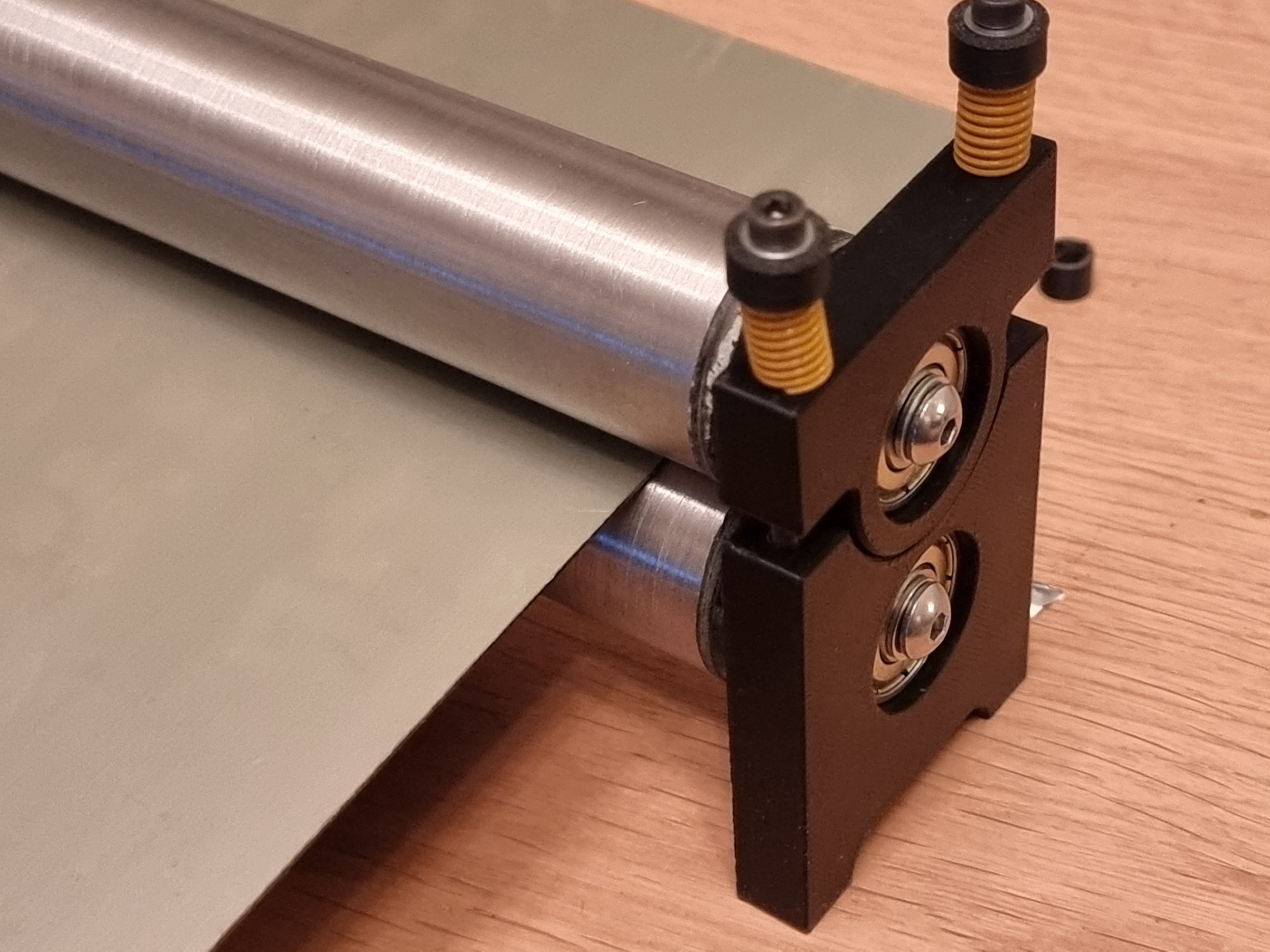 Roller press