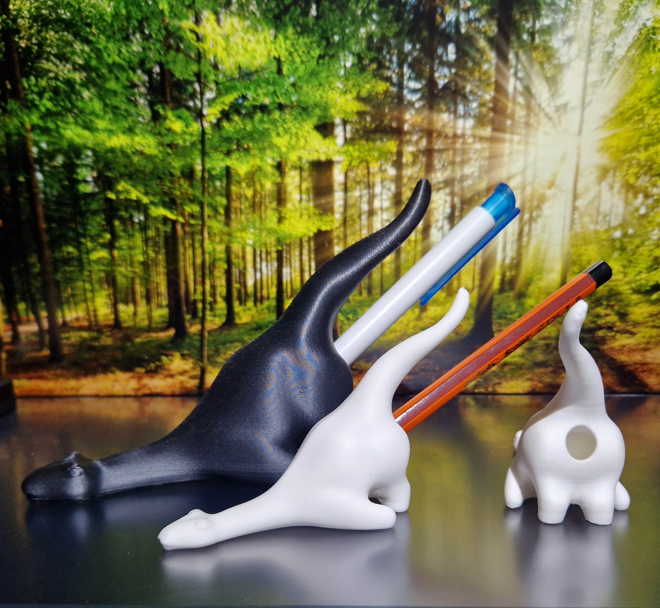 Dinosaur pen holder