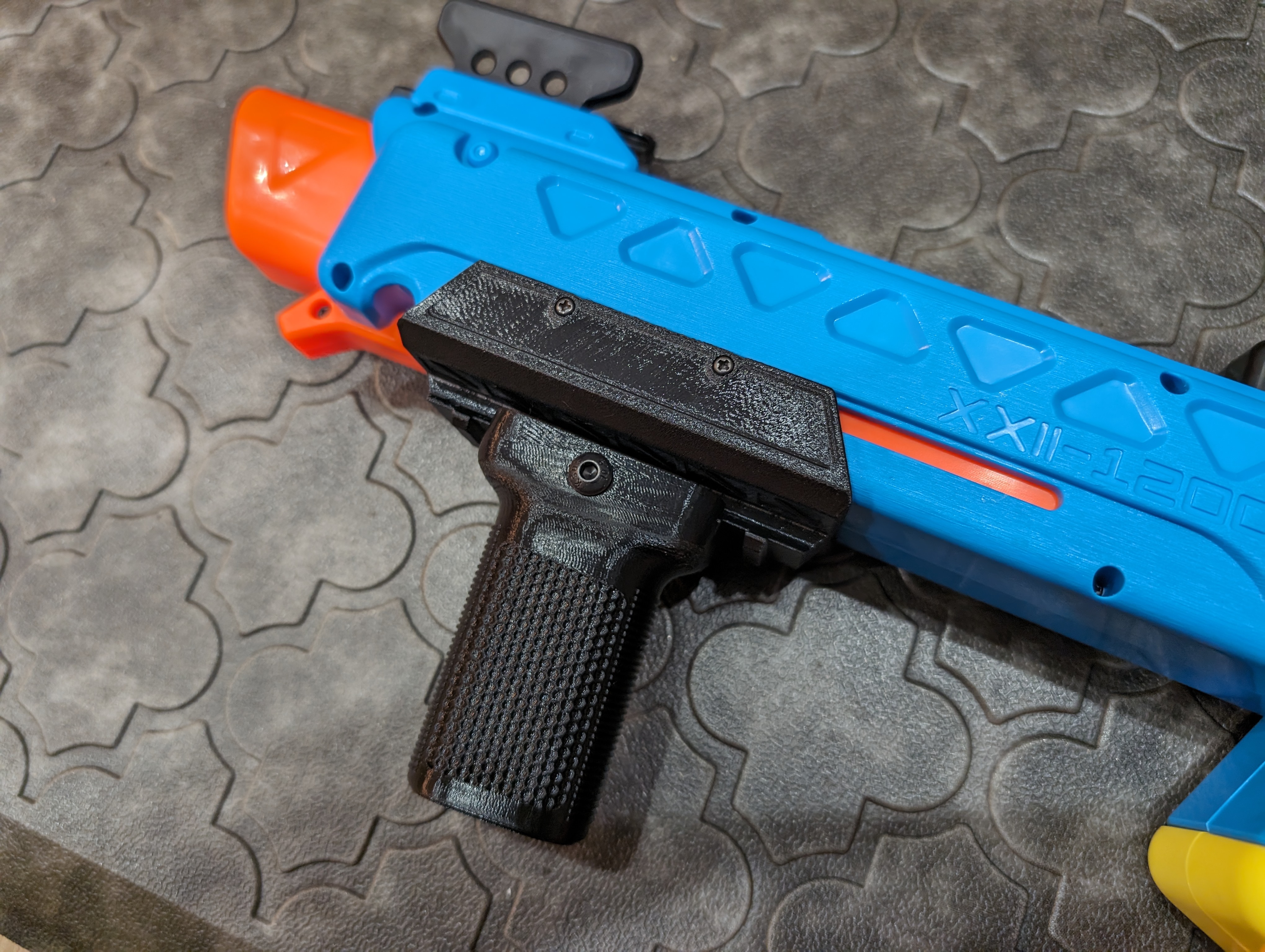 Nerf Rival Pathfinder XXII-1200 Pump Grip with Picatinny Rail
