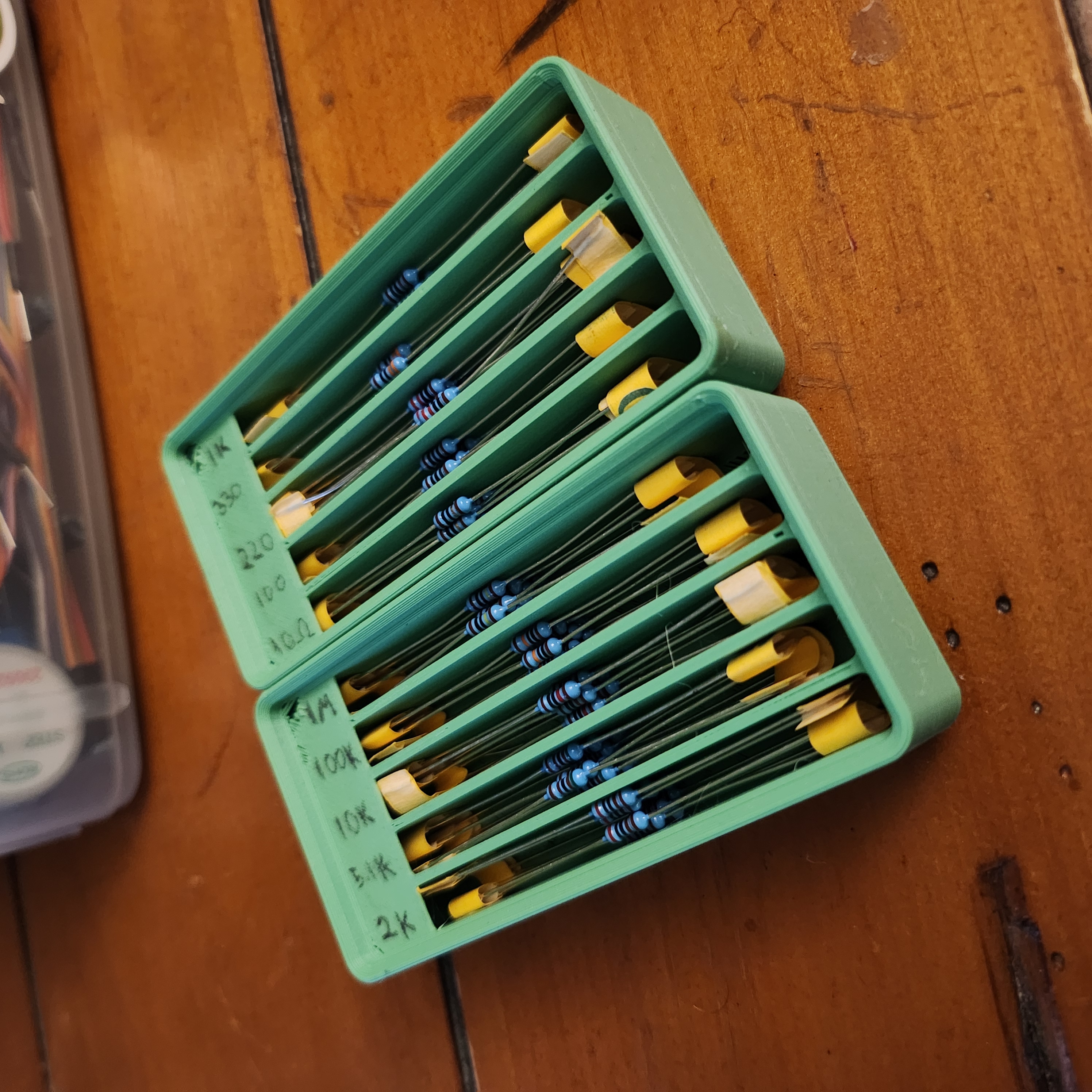Miniatura 2 do modelo 3D Gridfinity Resistor Bin 5 Compartment