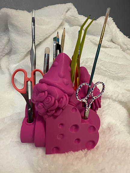 Gnome Heart Holder