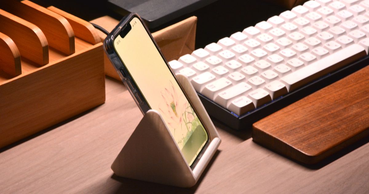 Phone Stand By Nan Design Studio | Download Free STL Model | Printables.com