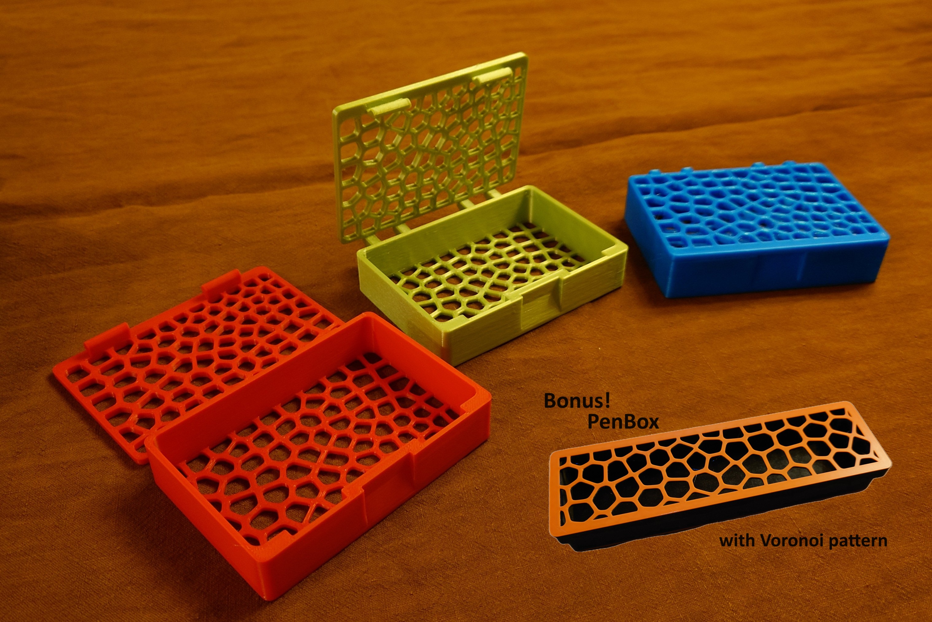 Box with Voronoi pattern