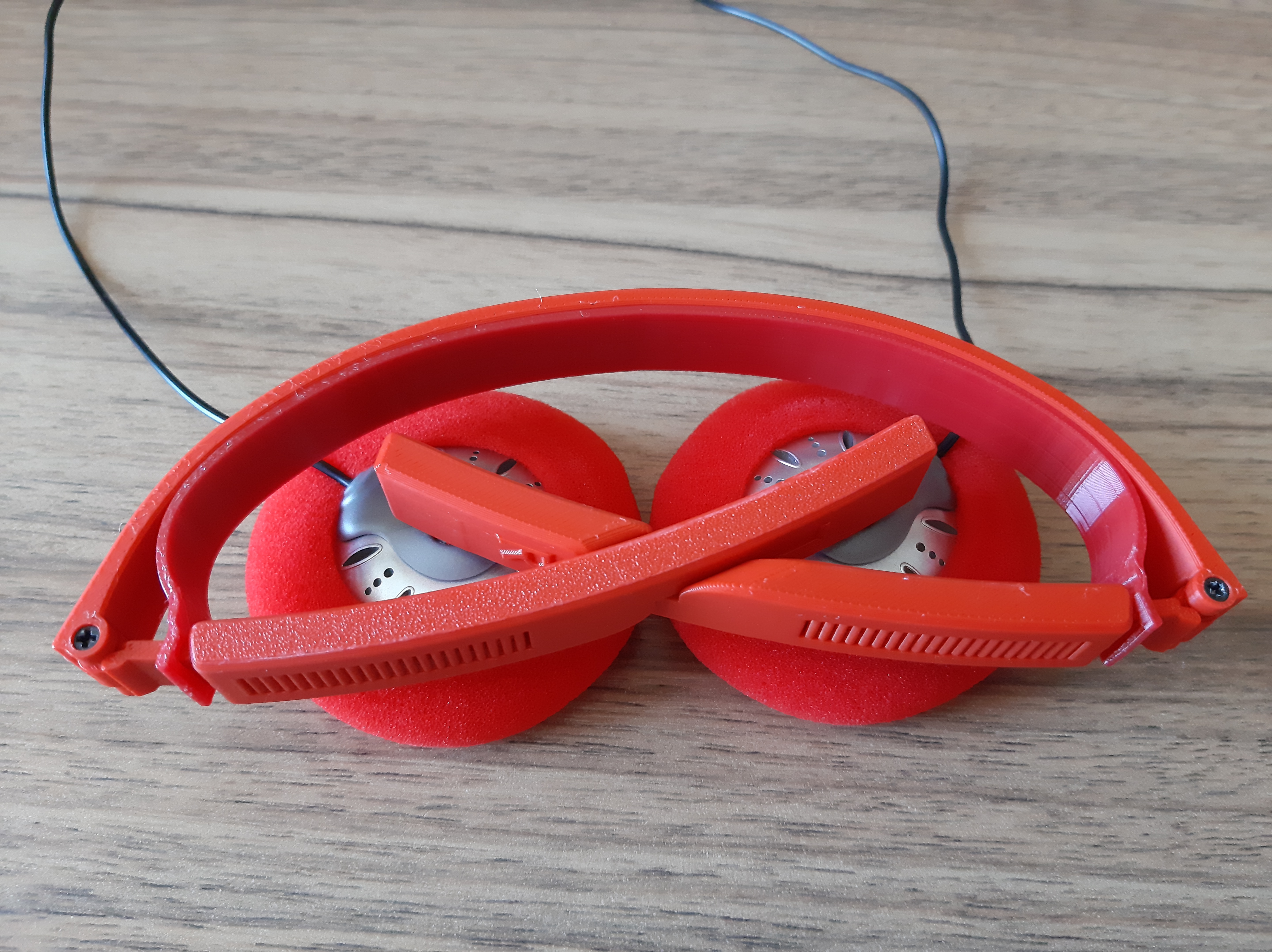 Koss KSC75 Foldable Headband & Travel Case — thumbnail 11