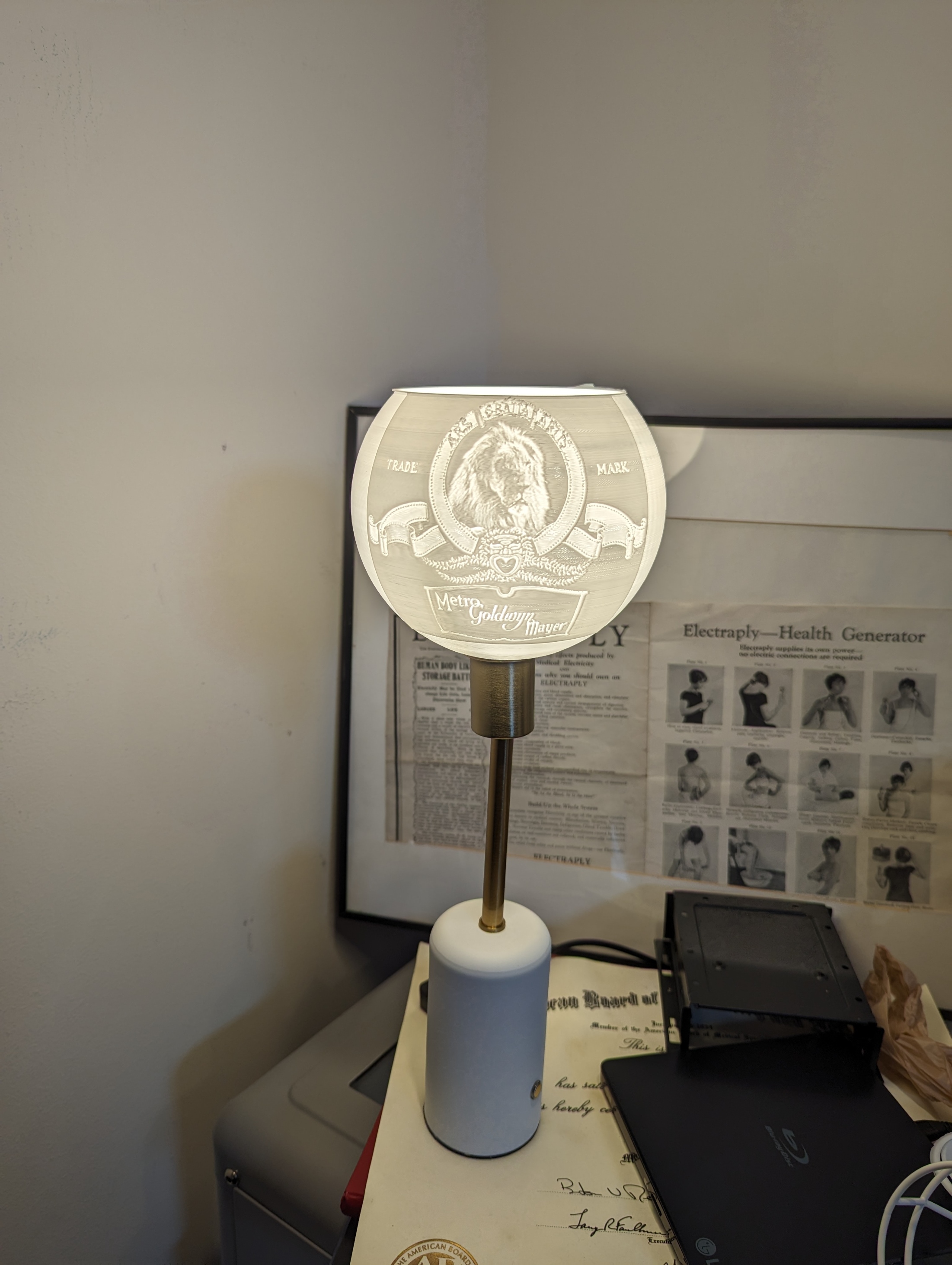 Spherical lampshade - Lithophane with MGM logo