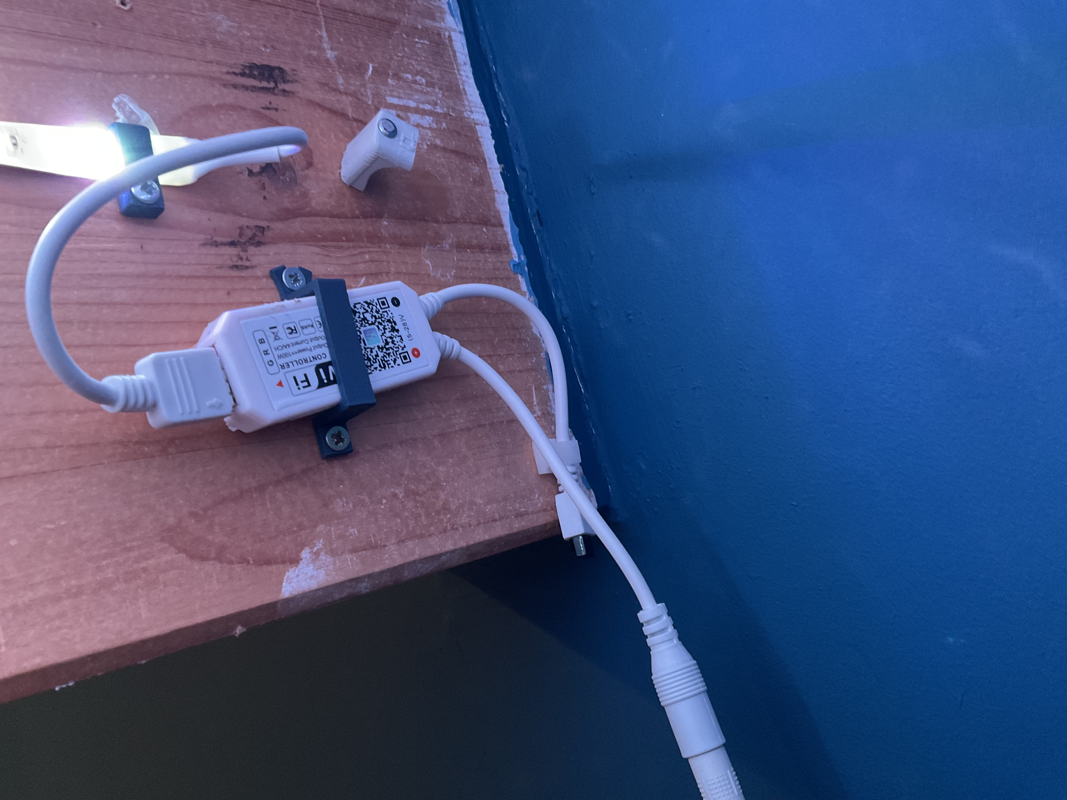 Simple led-controller holder