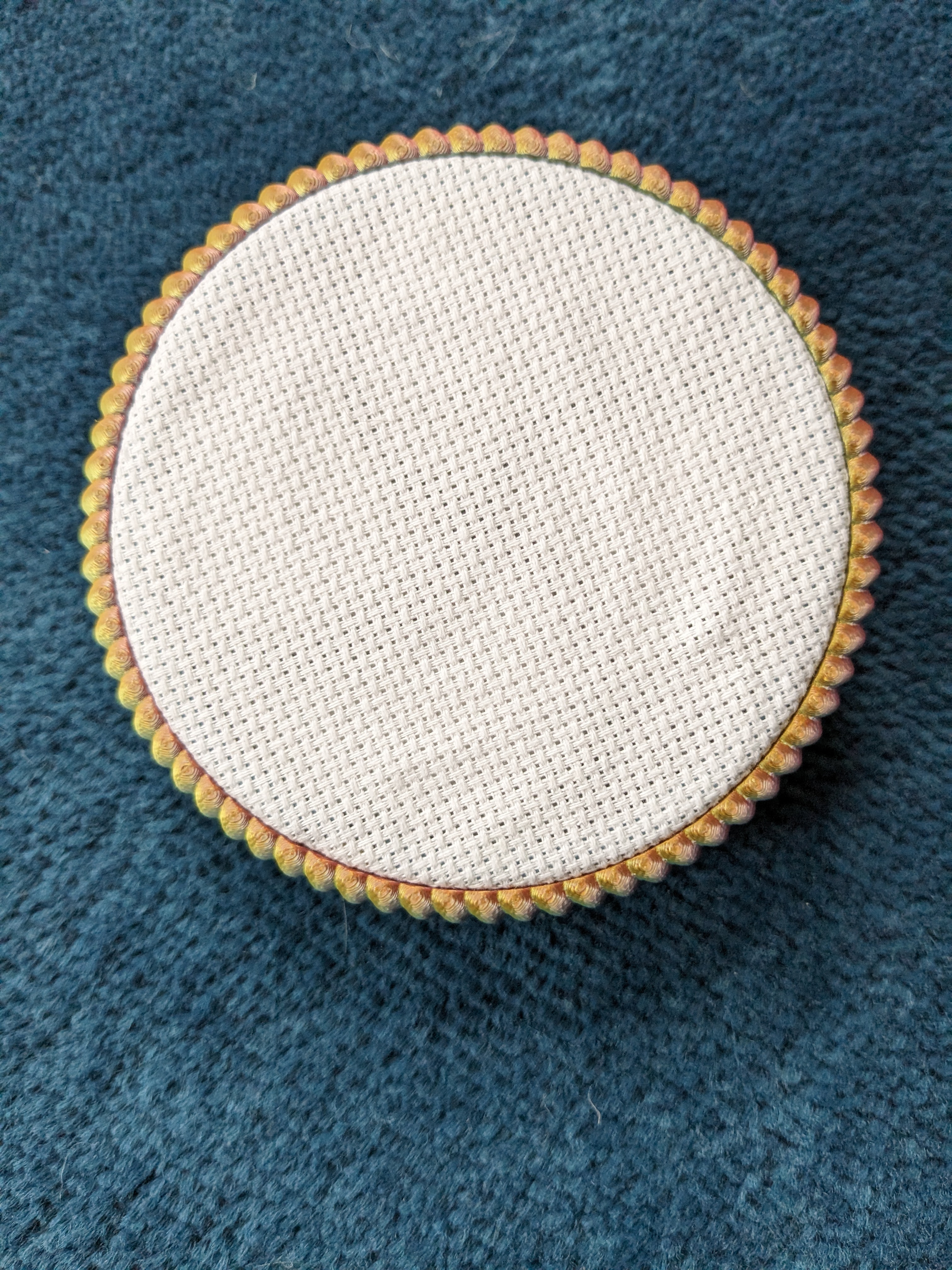 Decorative embroidery hoops for finishing work