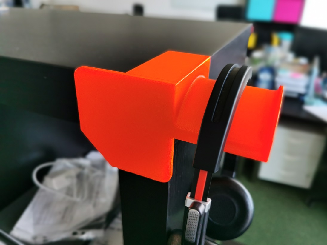 HeadPhone holder - remix of Stephane
