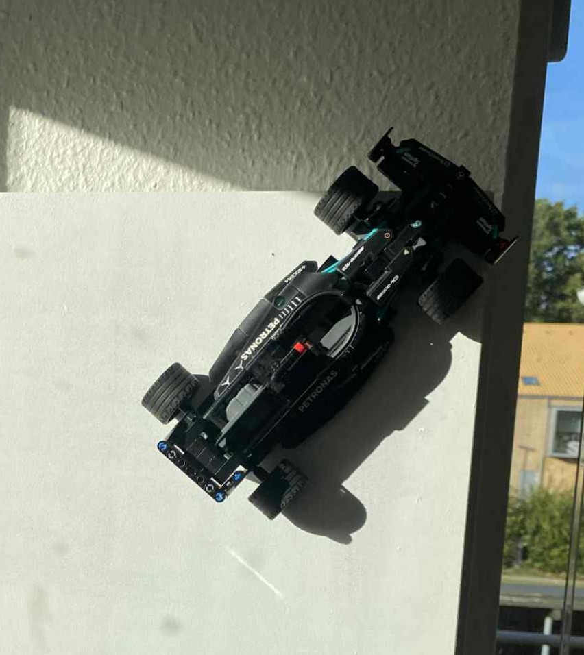 Lego 42165 Mercedes-AMG F1 W14 Pull-Back Wall Mount Display