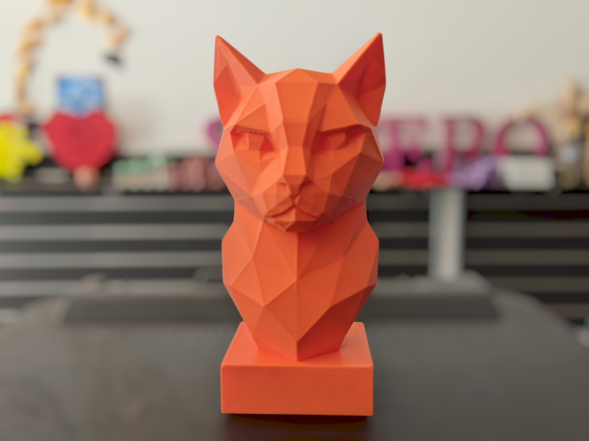 Miniatura 2 do modelo 3D Geometric Cat Bust