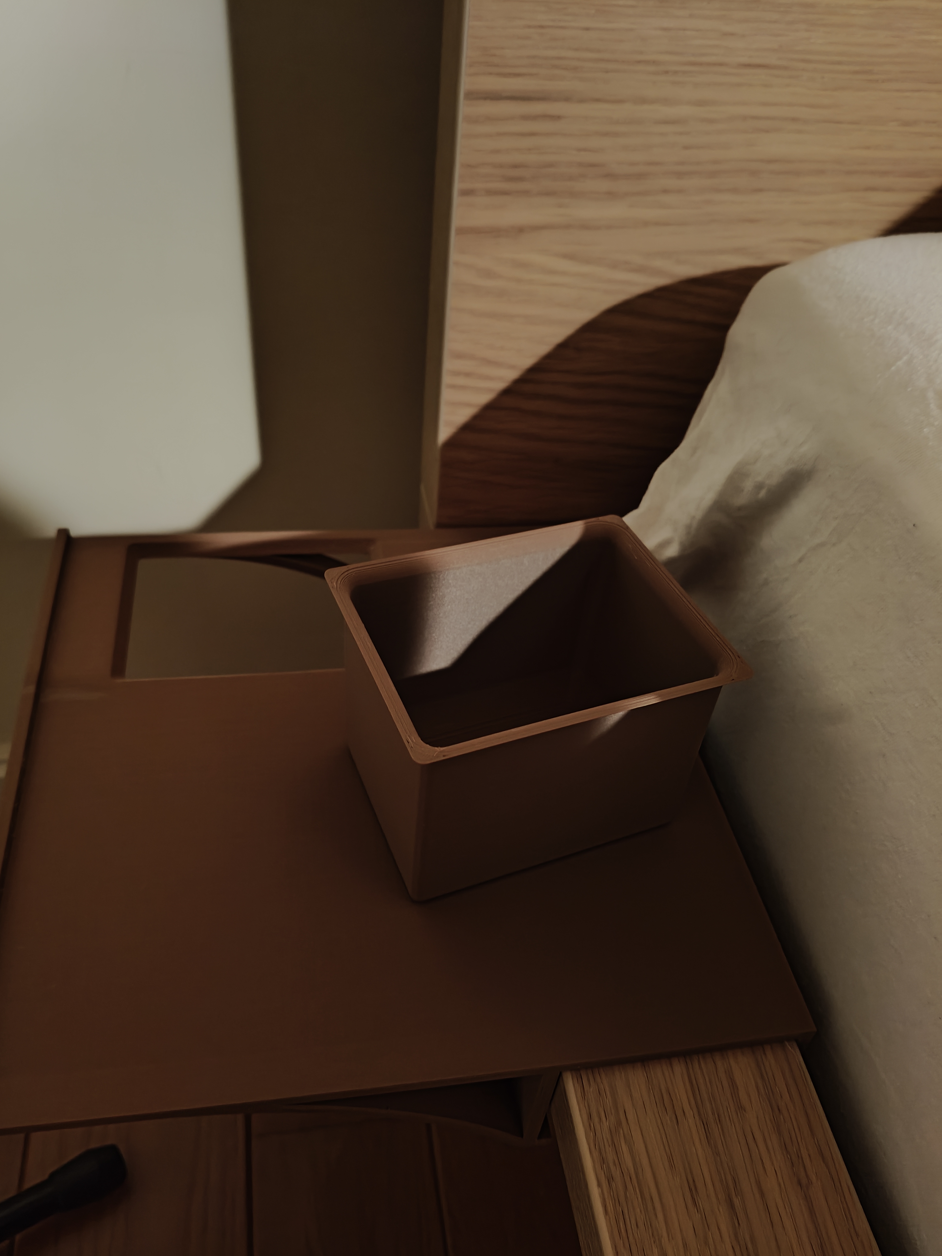 Ikea MALM bedside table with bin — miniatura 2