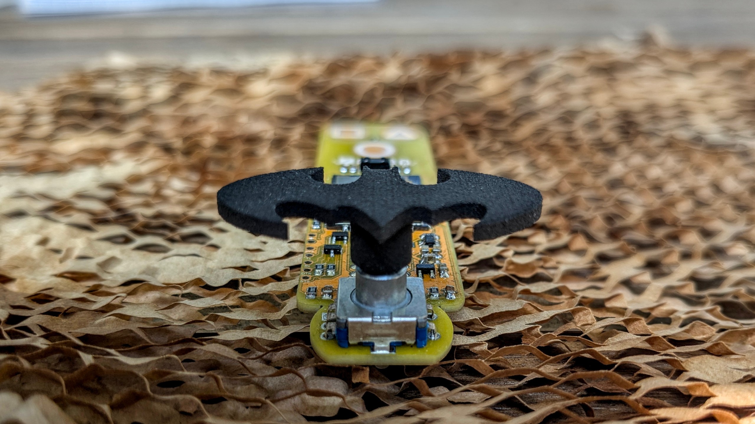 Parametric knob base for notched shaft