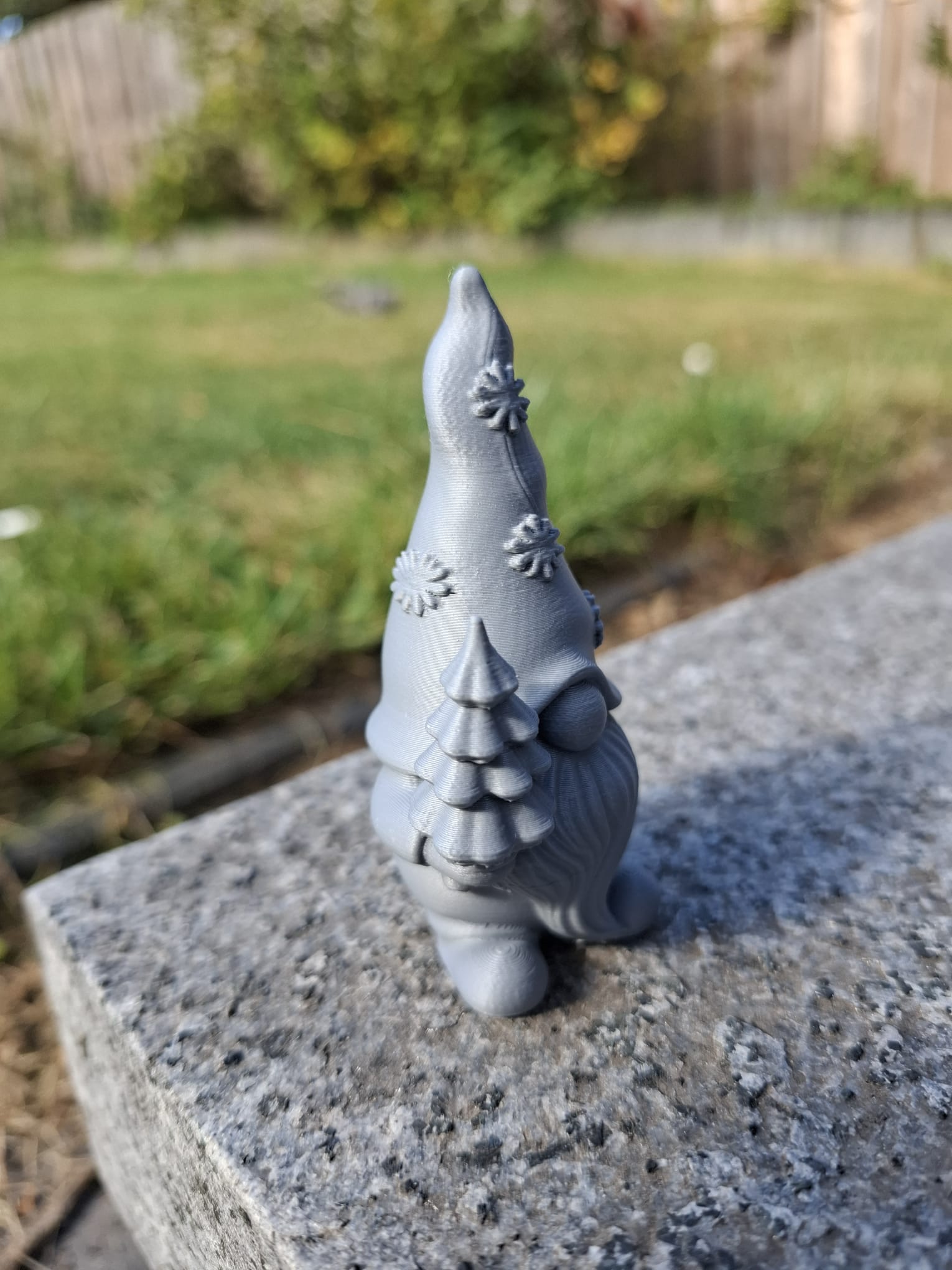 Miniatura 6 do modelo 3D Snowcap Gnome with Mini Tree
