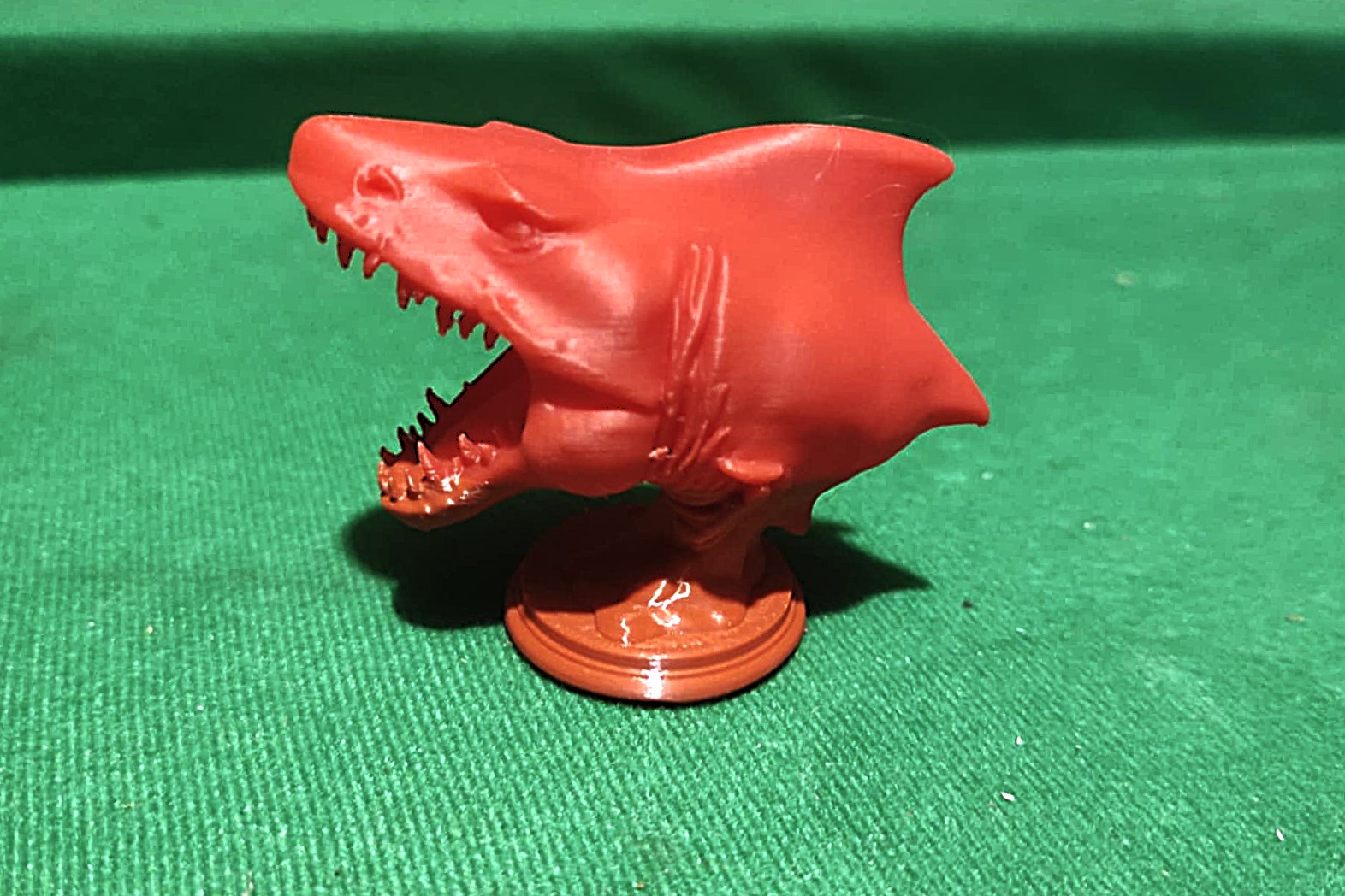 Miniatura 2 do modelo 3D Megalodon Statue