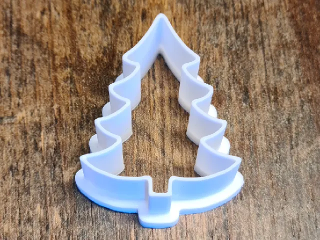 Christmas: tree cookie cutter