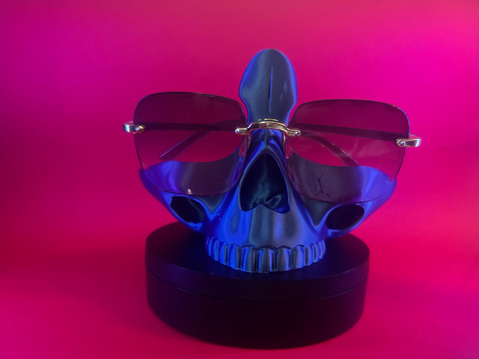 glasses holder skull-decor