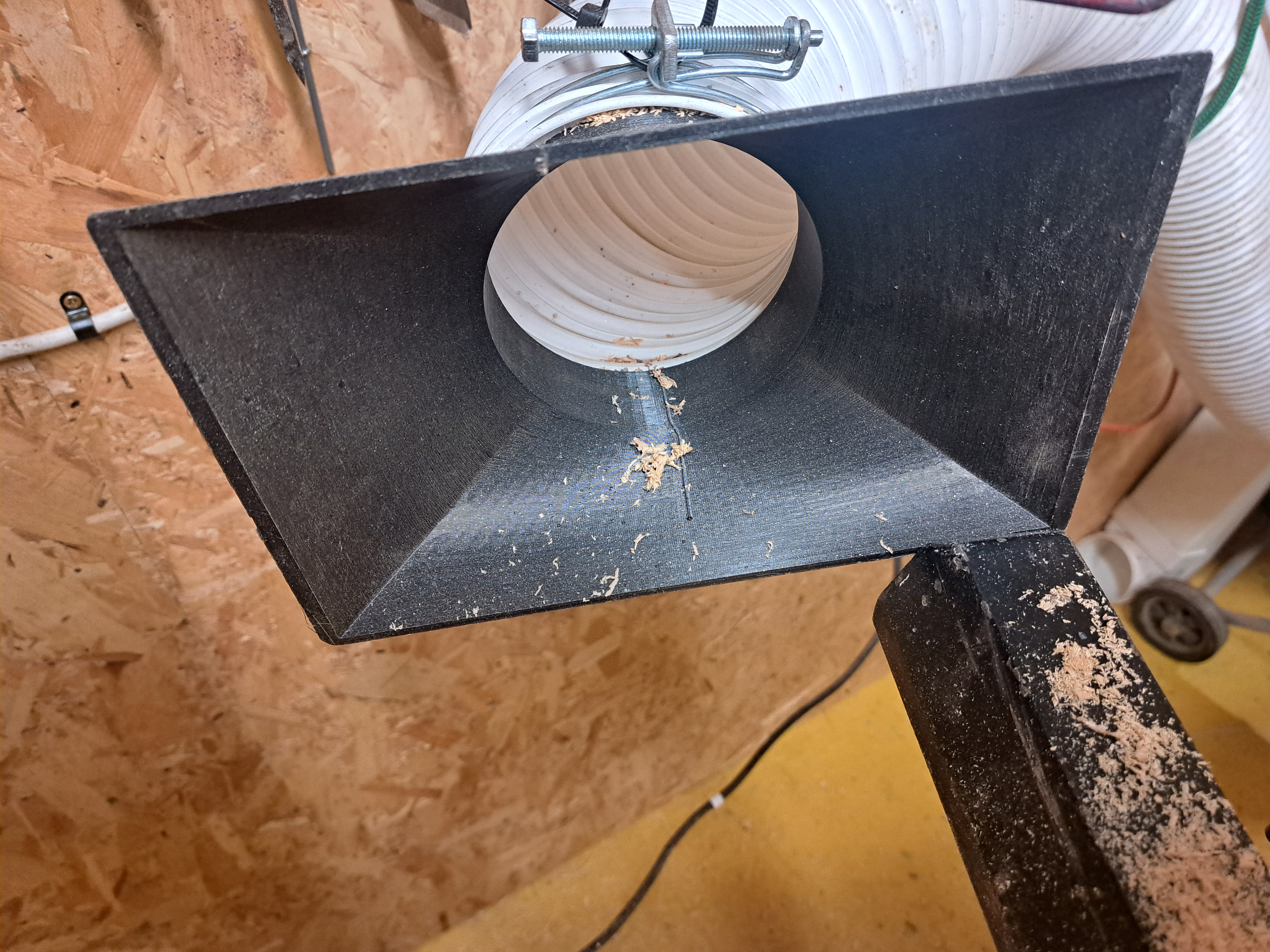 Lathe dust hood
