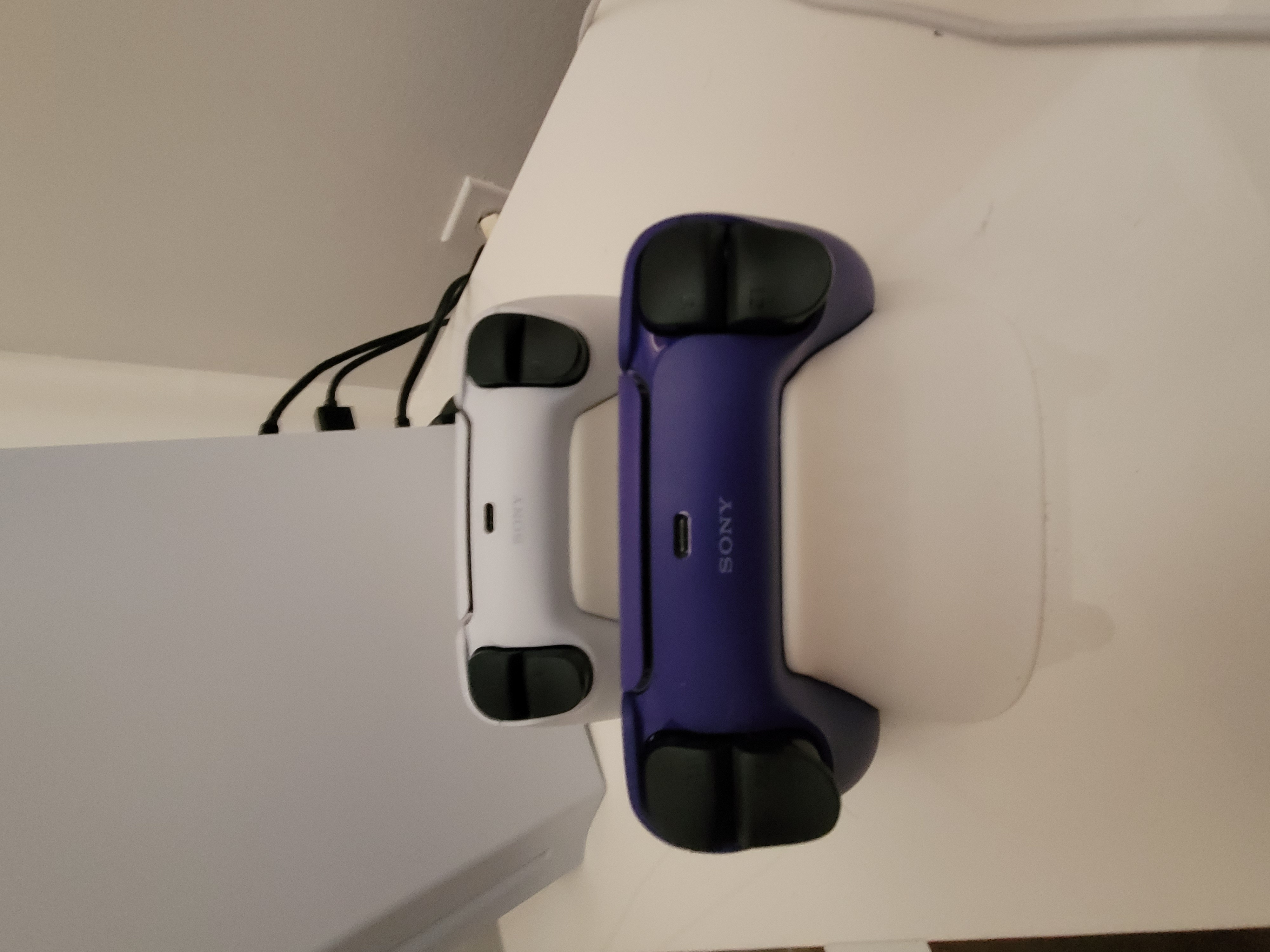 Miniatura 3 do modelo 3D PS5 Dualsense Controller Stand 2 controlers