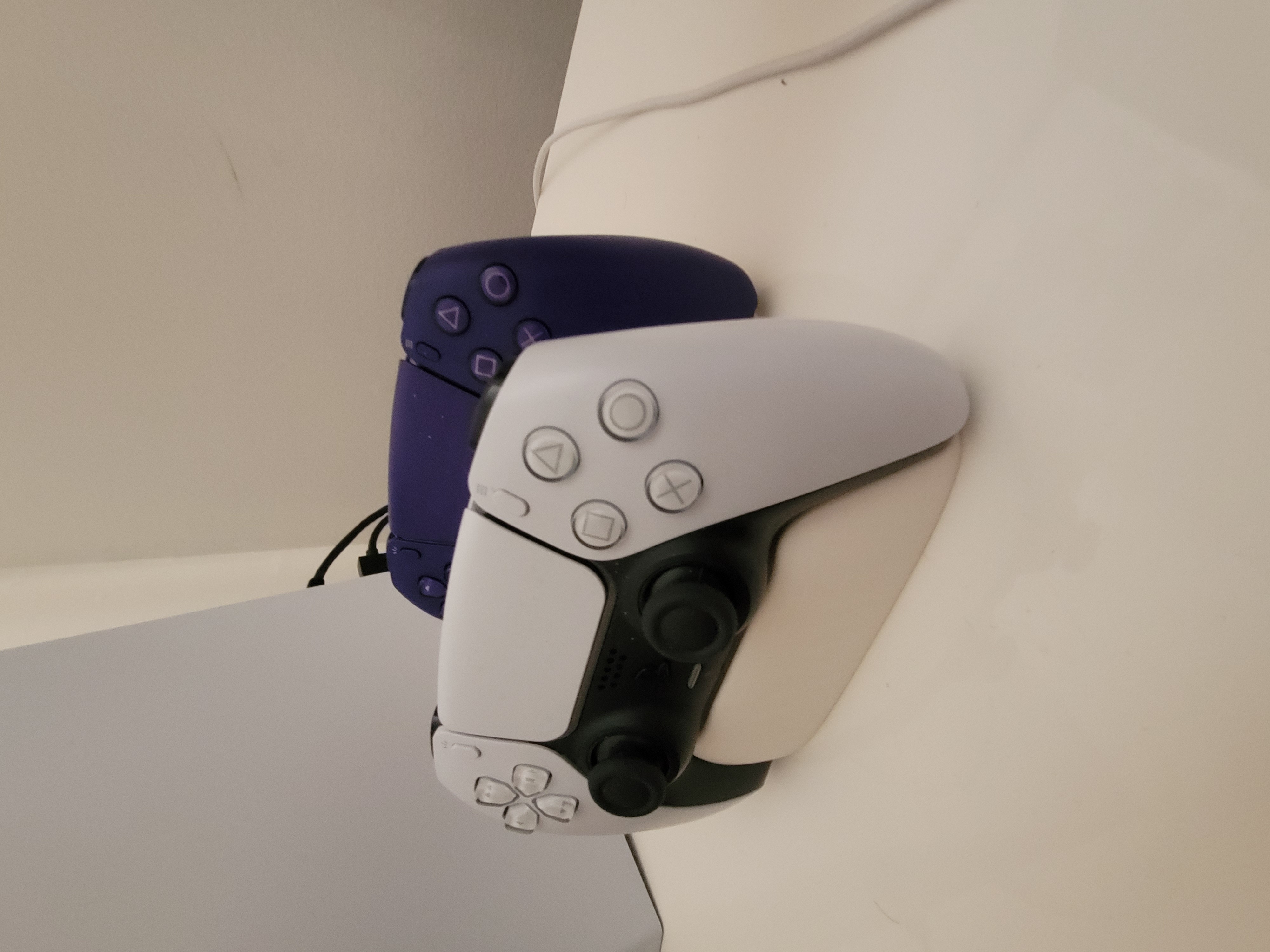 Miniatura 2 do modelo 3D PS5 Dualsense Controller Stand 2 controlers